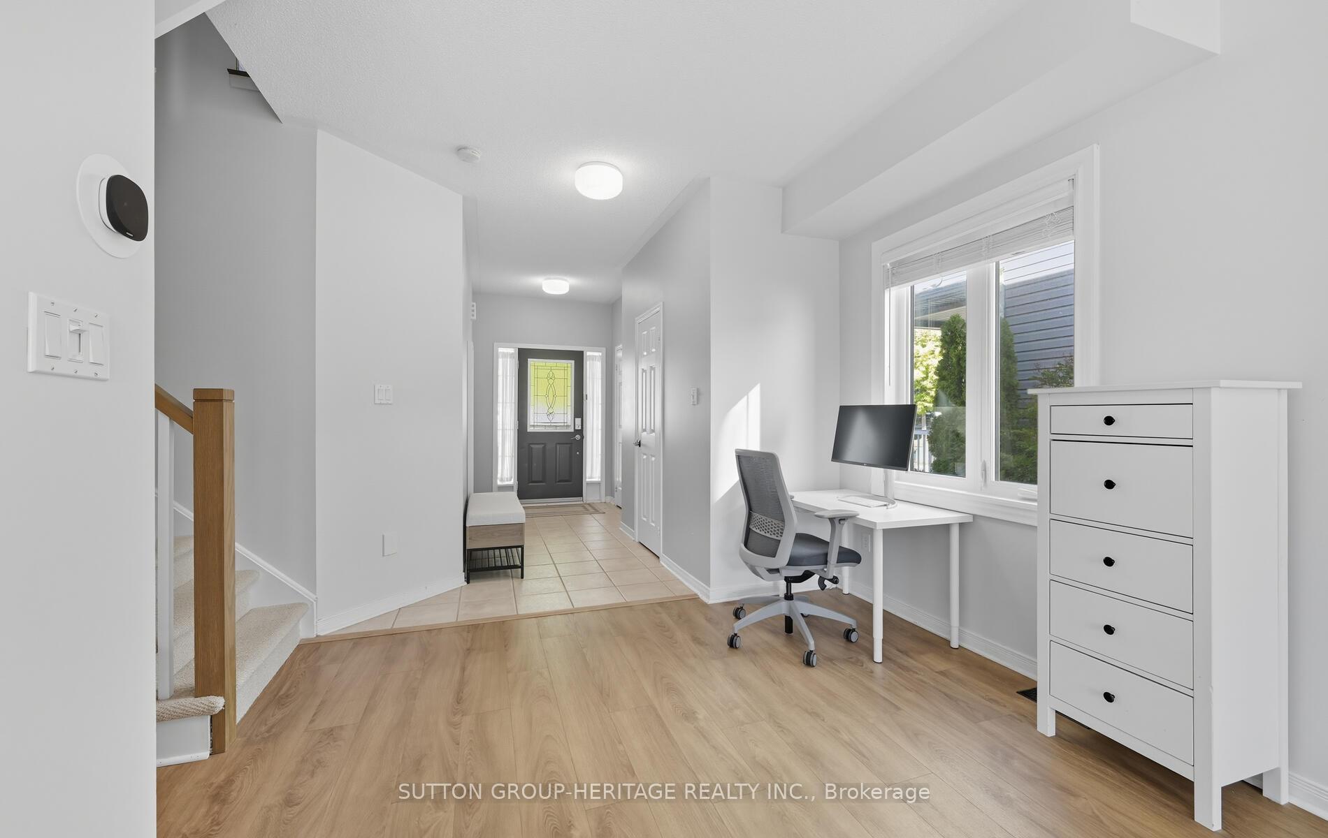 Photo 5 of 9 Bliss Court, Whitby, Port Whitby — HOMEH