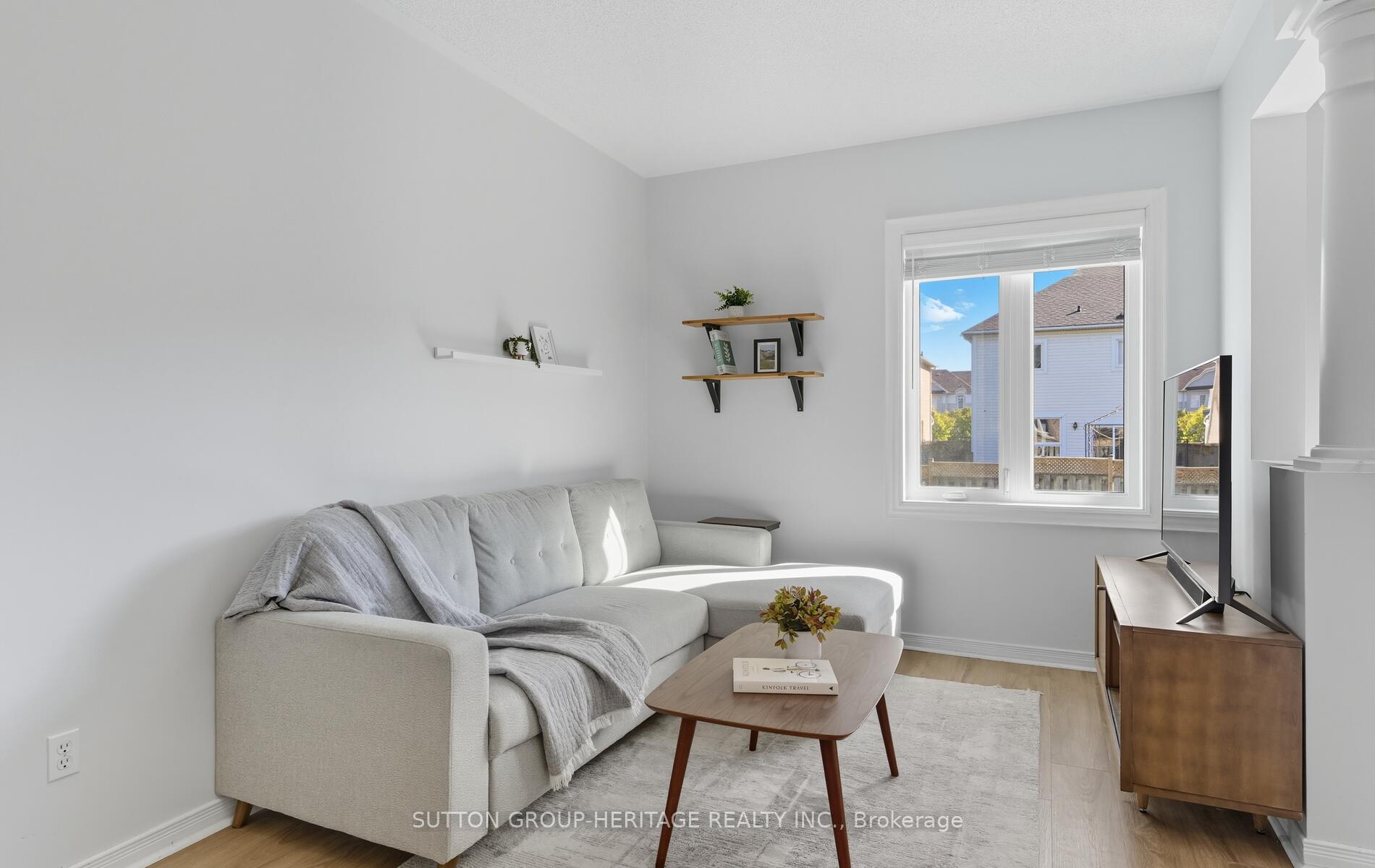 Photo 7 of 9 Bliss Court, Whitby, Port Whitby — HOMEH