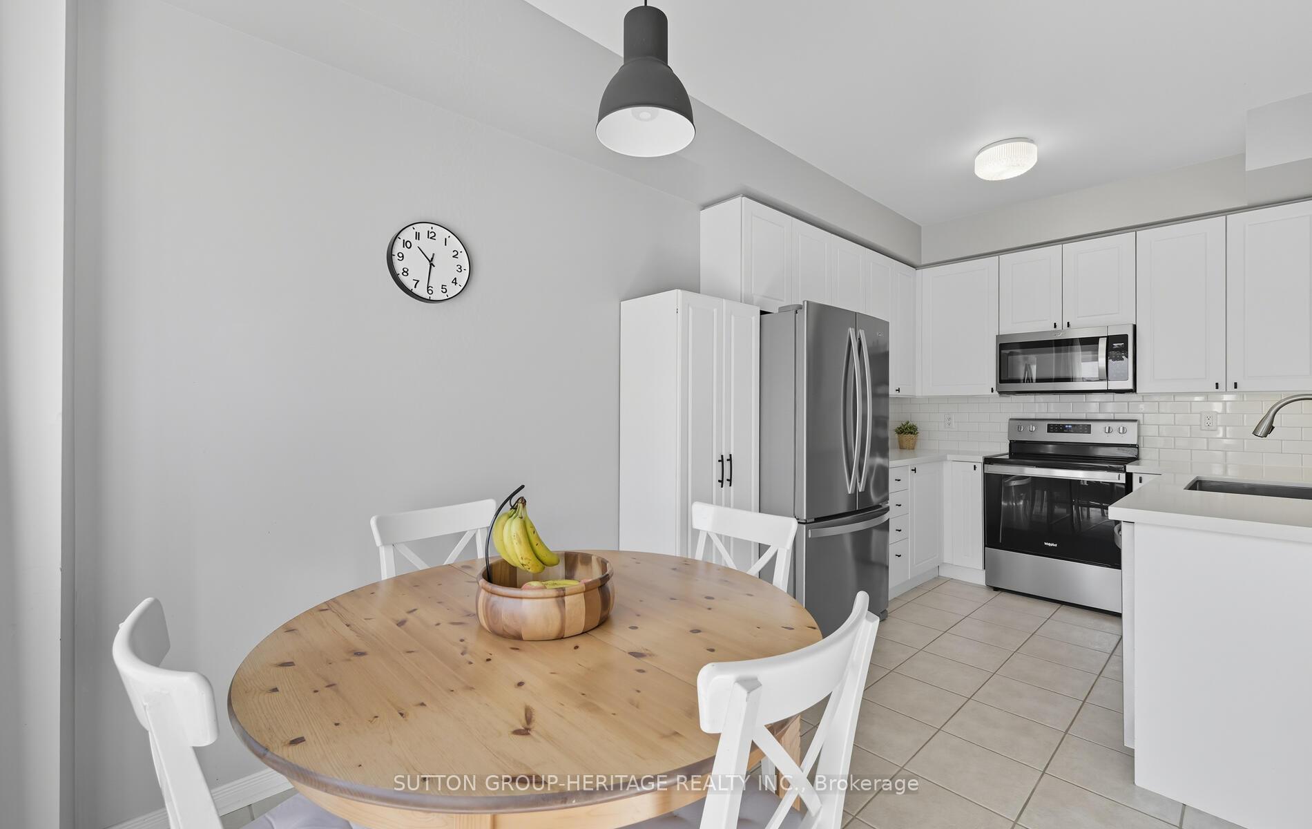 Photo 12 of 9 Bliss Court, Whitby, Port Whitby — HOMEH