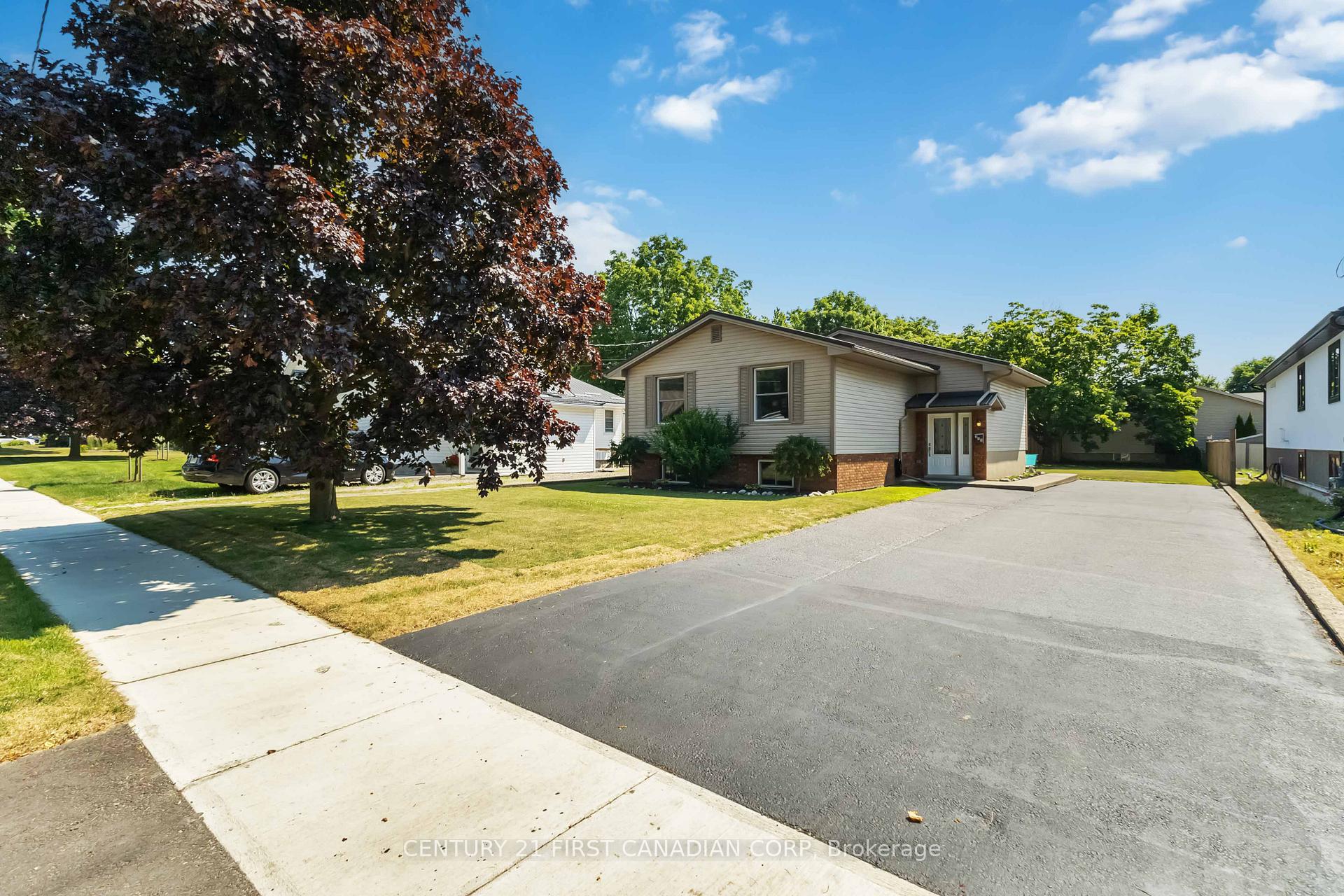Photo 3 of 311 John Street S, Aylmer — HOMEH