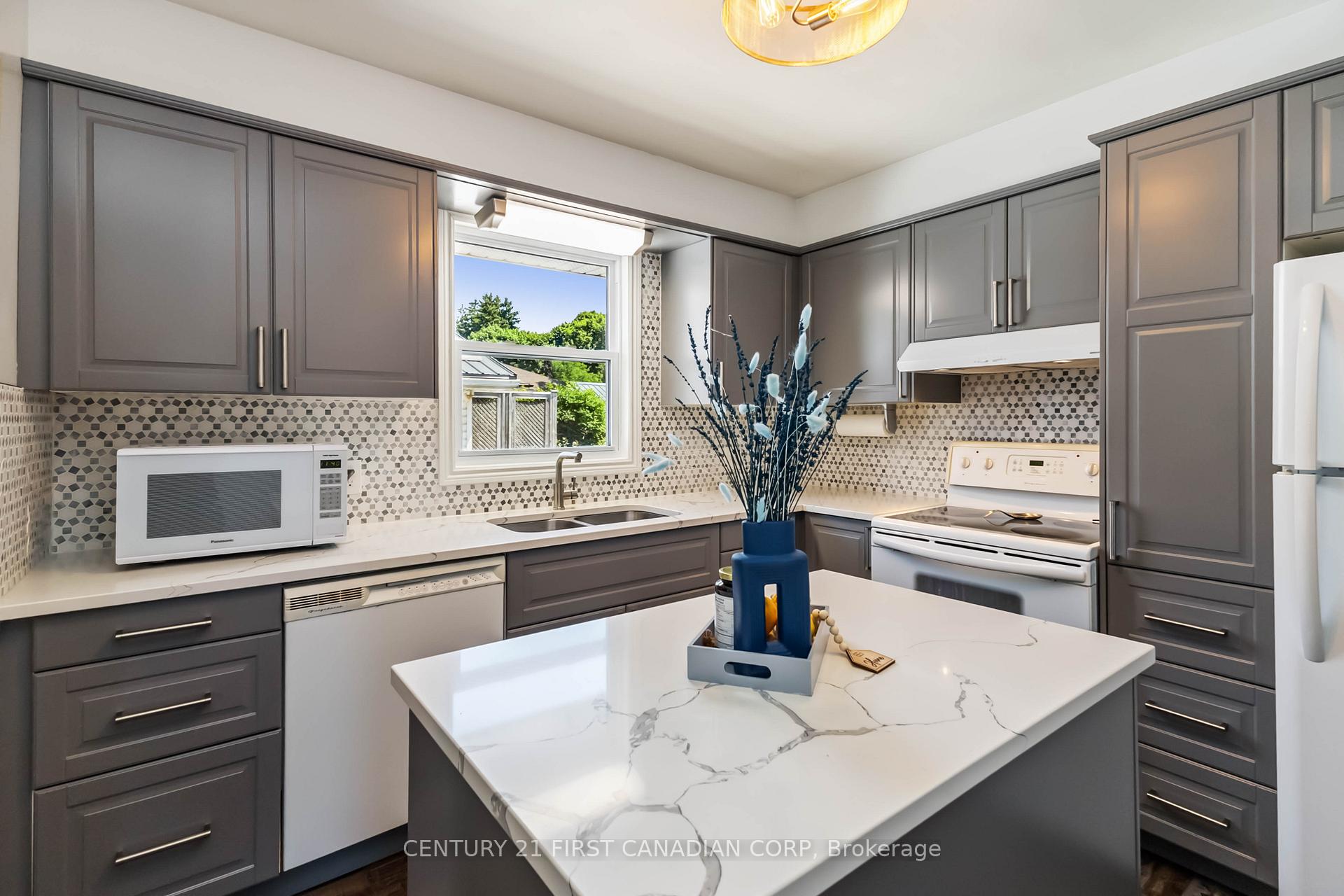 Photo 9 of 311 John Street S, Aylmer — HOMEH