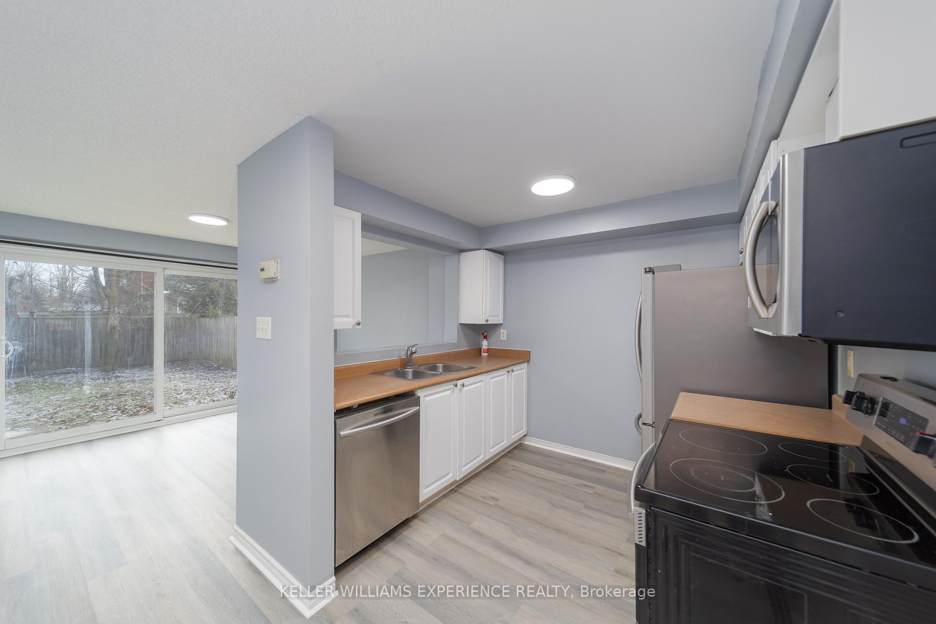 Photo 5 of Unit 27, 38 Kenwell Crescent, Barrie, Holly — HOMEH