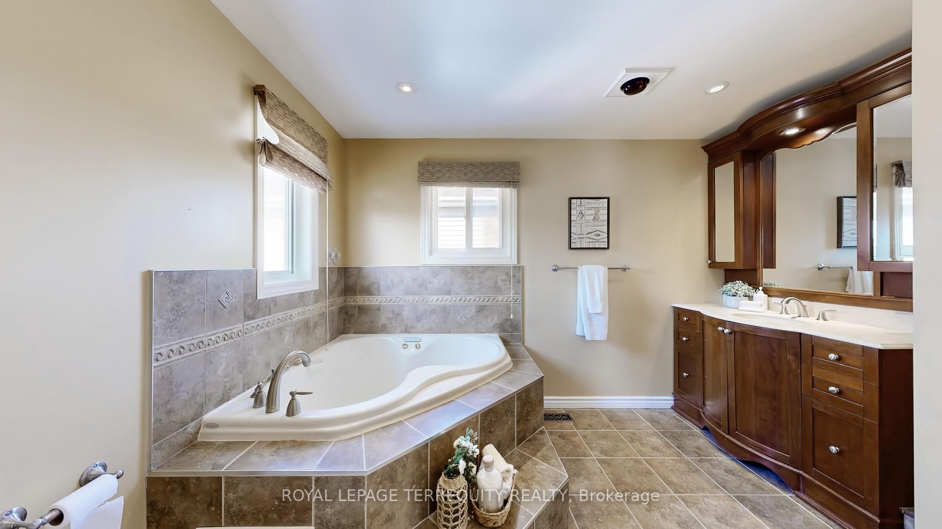 Photo 21 of 61 Jason Drive, Whitby, Pringle Creek — HOMEH