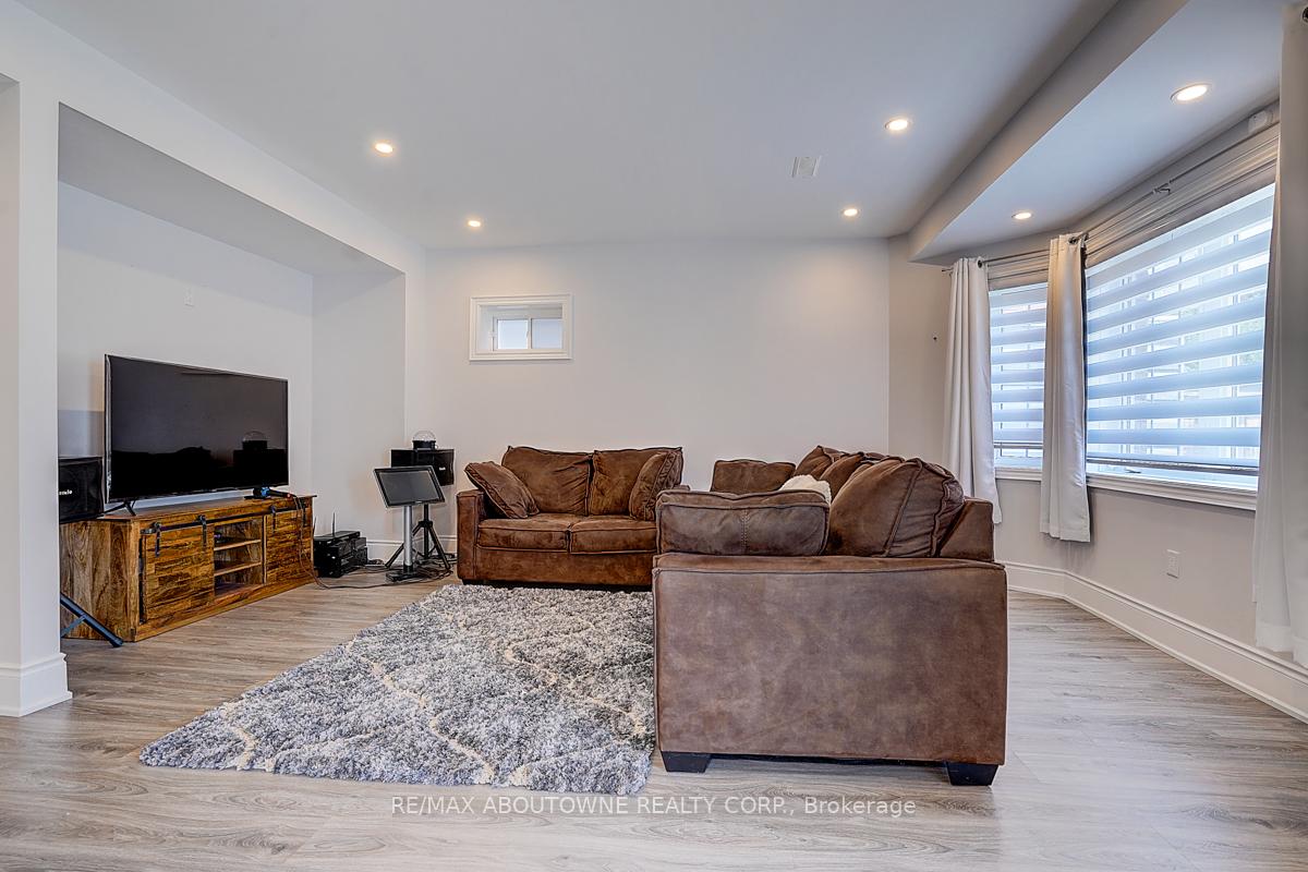 Photo 41 of 65 Abner Miles Drive, Vaughan, Patterson — HOMEH