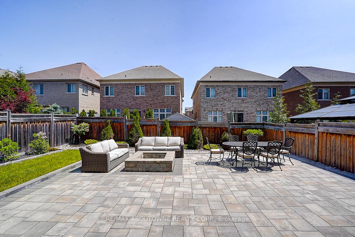 Photo 47 of 65 Abner Miles Drive, Vaughan, Patterson — HOMEH