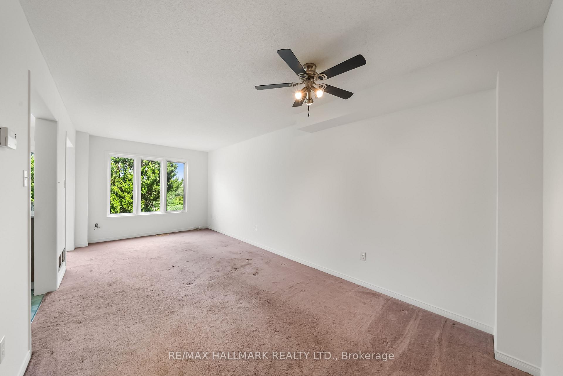 Photo 13 of 302 Pinnacle Trail, Aurora, Bayview Wellington — HOMEH