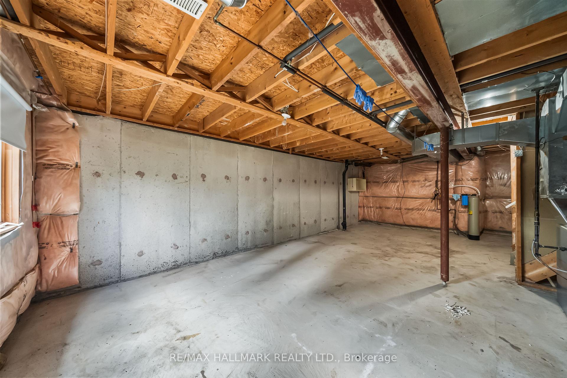Photo 24 of 302 Pinnacle Trail, Aurora, Bayview Wellington — HOMEH