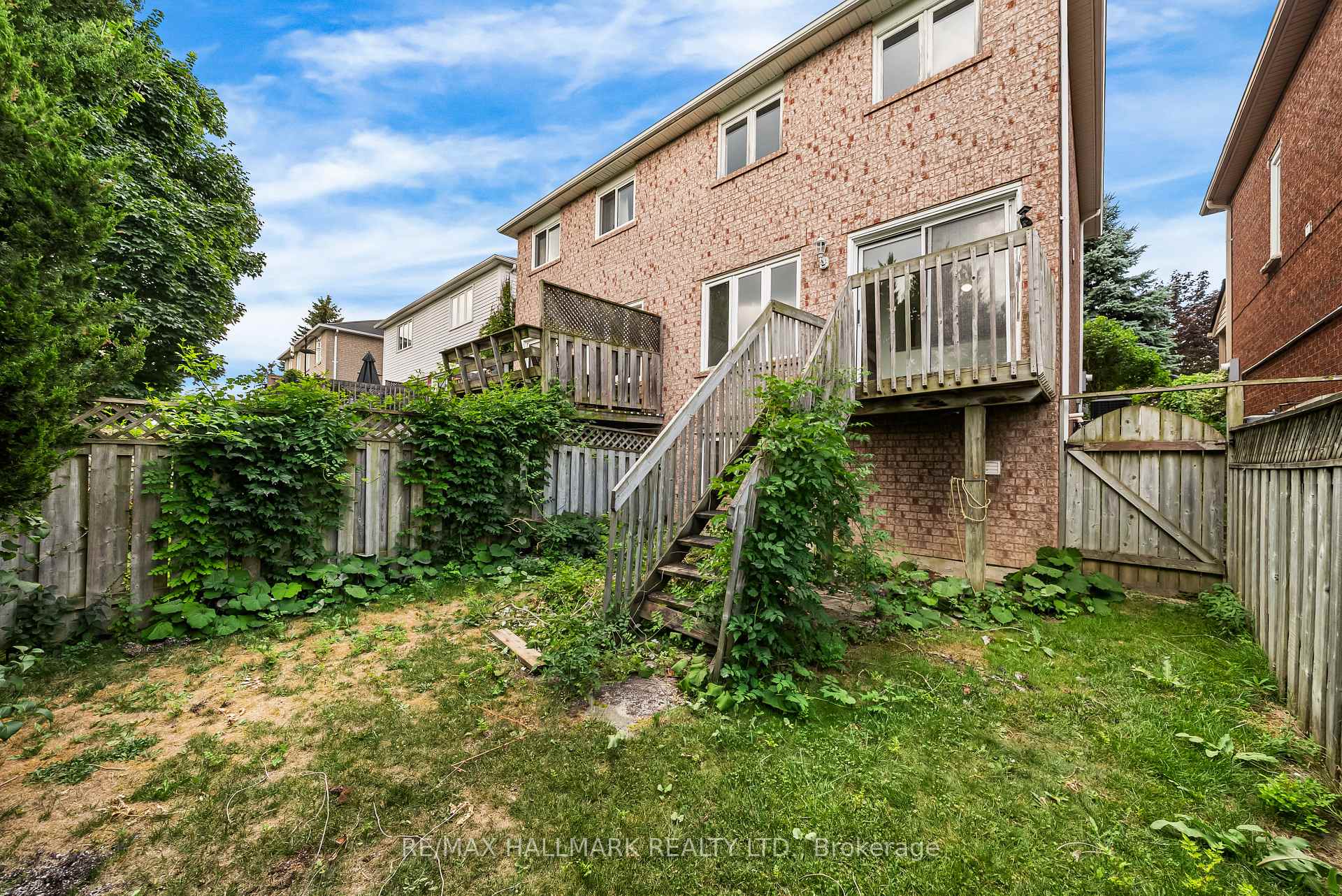 Photo 26 of 302 Pinnacle Trail, Aurora, Bayview Wellington — HOMEH