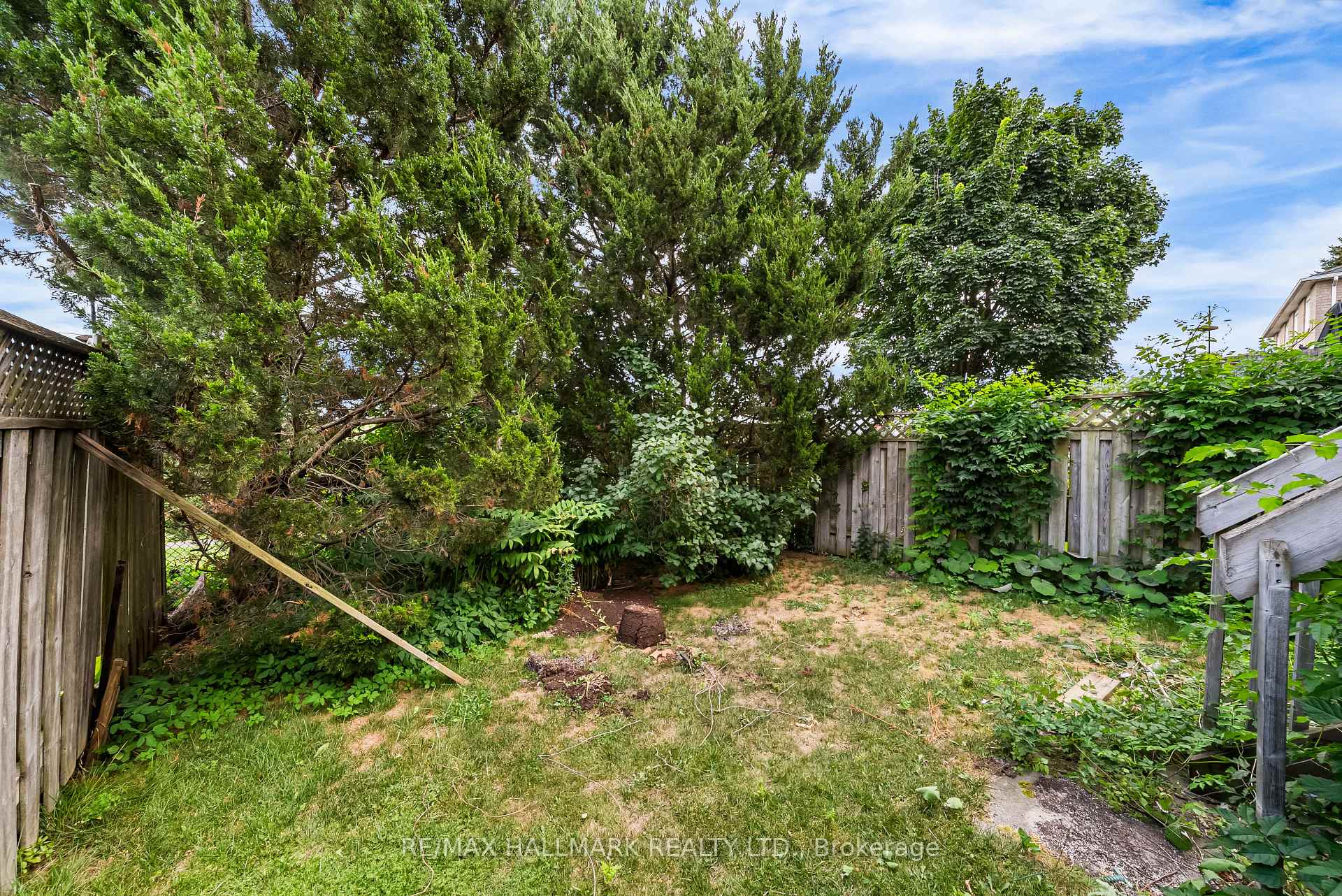Photo 28 of 302 Pinnacle Trail, Aurora, Bayview Wellington — HOMEH