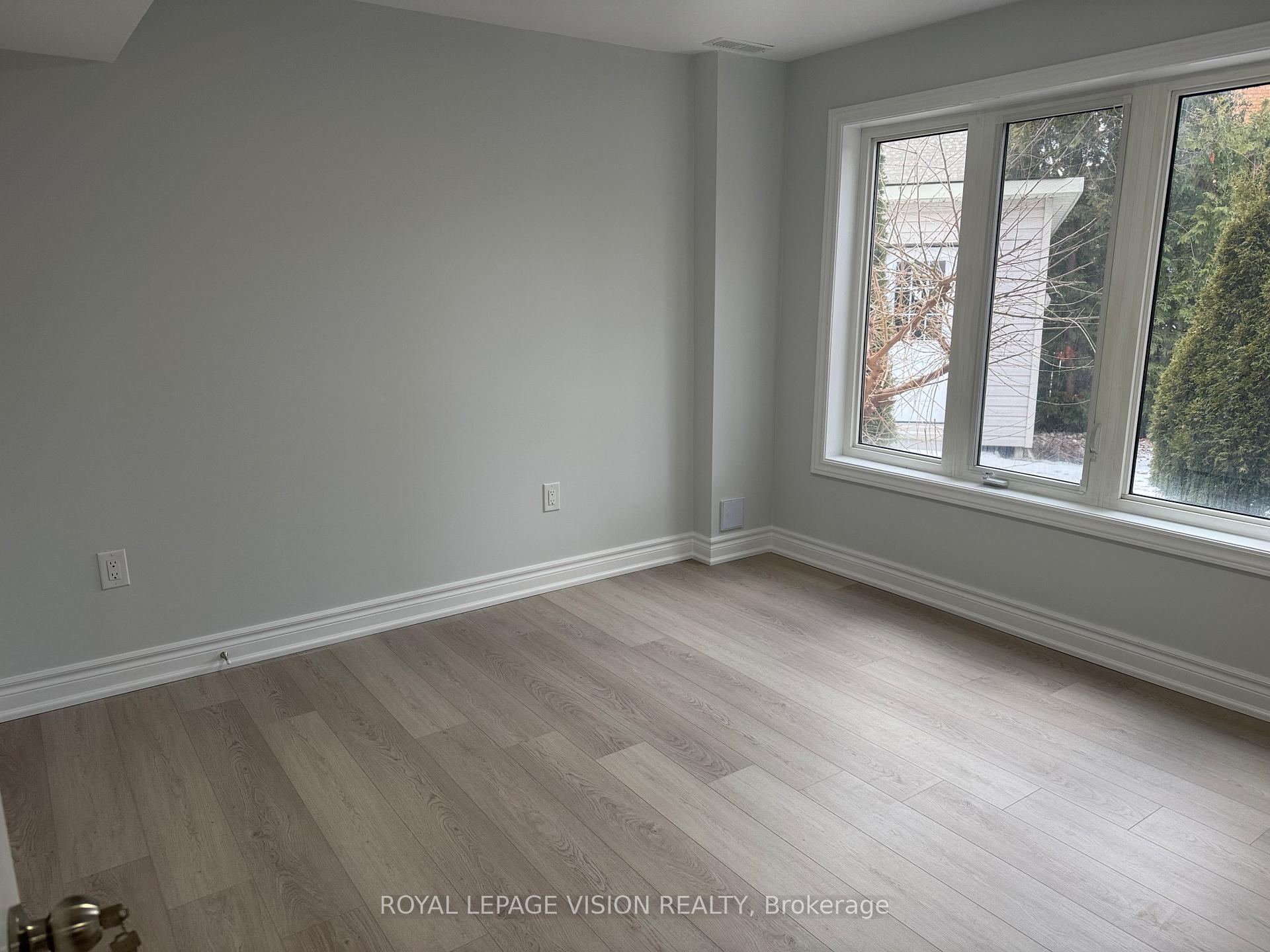 Photo 4 of Unit Basement, 26 Belfountain Drive, Whitby, Rolling Acres — HOMEH