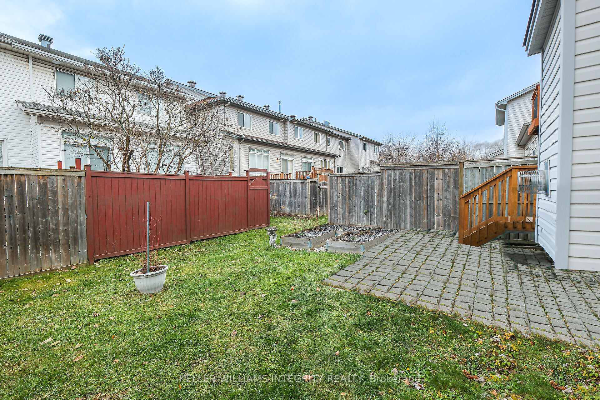 Photo 38 of 11 Santa Cruz, Ottawa, Riverview Park — HOMEH