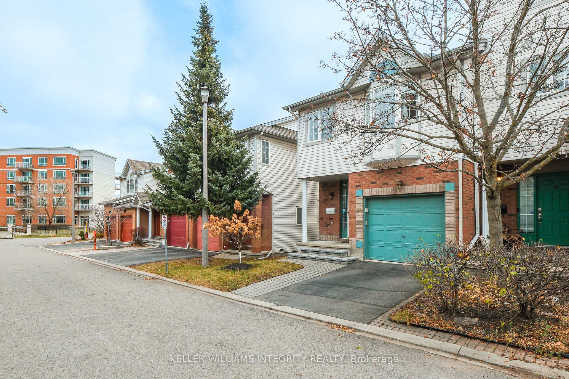 Photo 36 of 11 Santa Cruz, Ottawa, Riverview Park — HOMEH