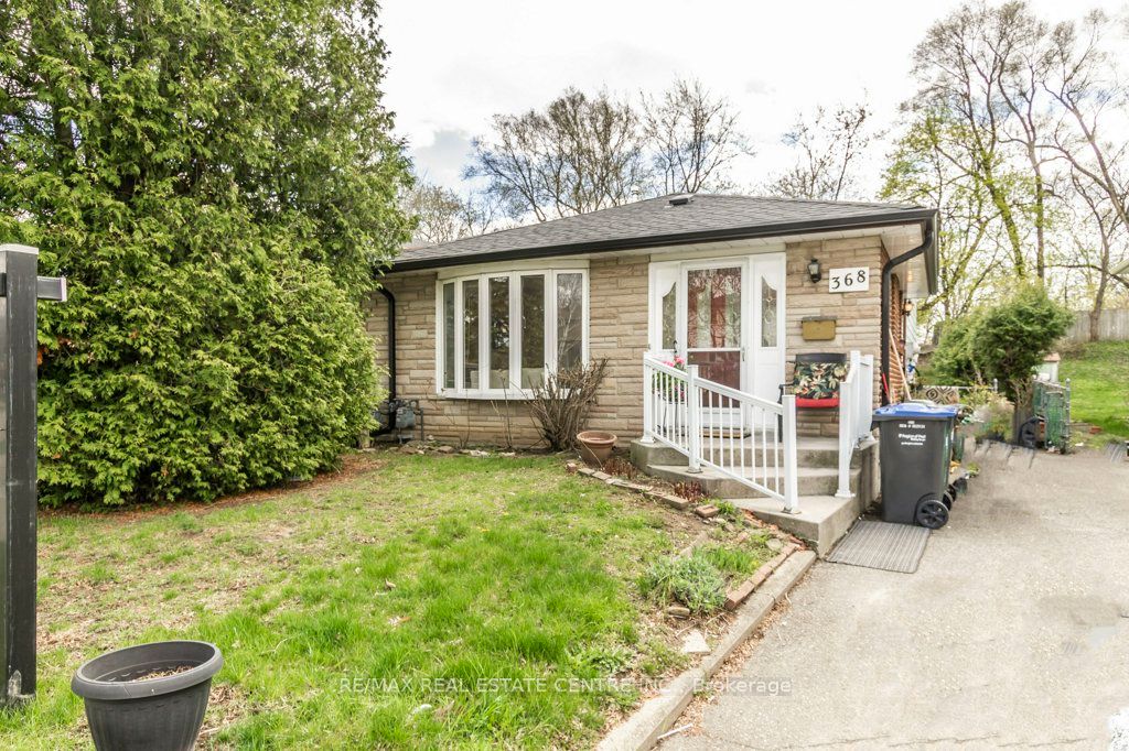 Front of 368 Lara Woods