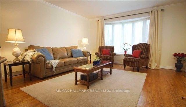 Photo 3 of Unit Main Fl, 8 Corbett Crescent, Aurora, Aurora Highlands — HOMEH