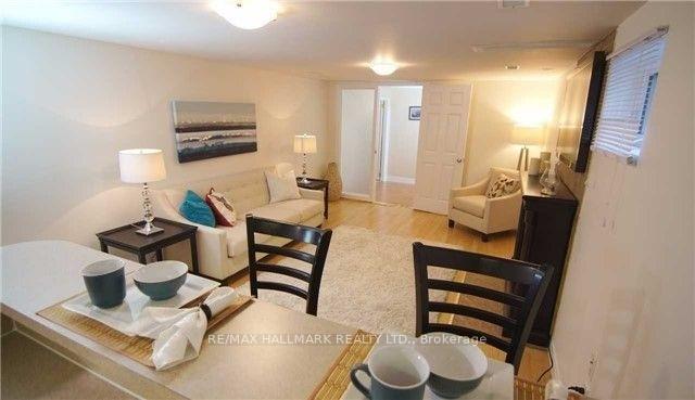 Photo 5 of Unit Main Fl, 8 Corbett Crescent, Aurora, Aurora Highlands — HOMEH