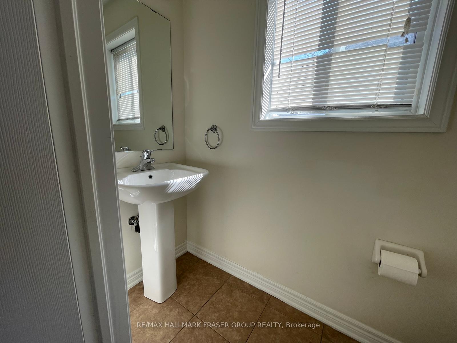 Photo 9 of 67 Brownridge Place, Whitby, Williamsburg — HOMEH