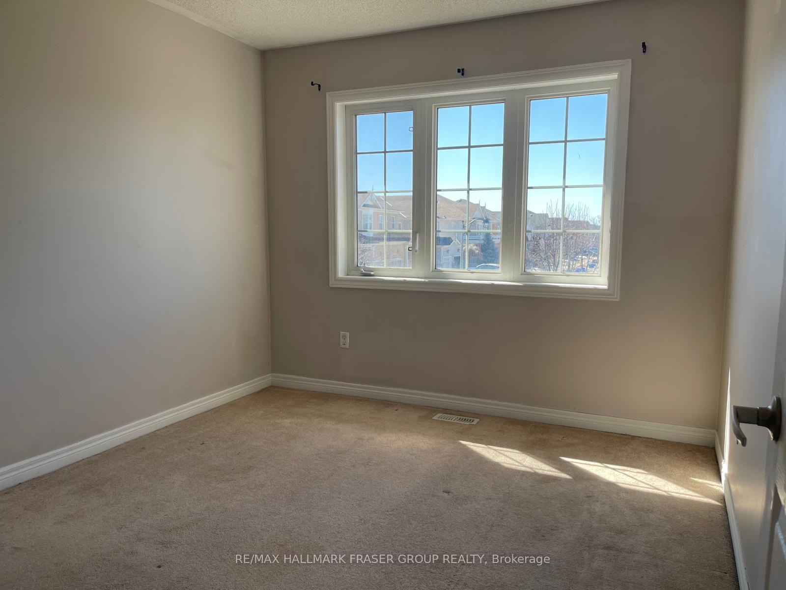 Photo 13 of 67 Brownridge Place, Whitby, Williamsburg — HOMEH