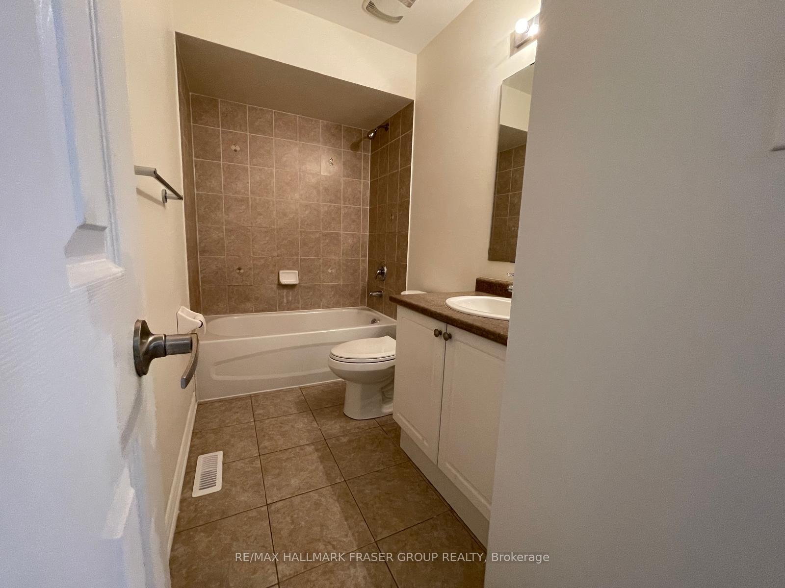 Photo 18 of 67 Brownridge Place, Whitby, Williamsburg — HOMEH