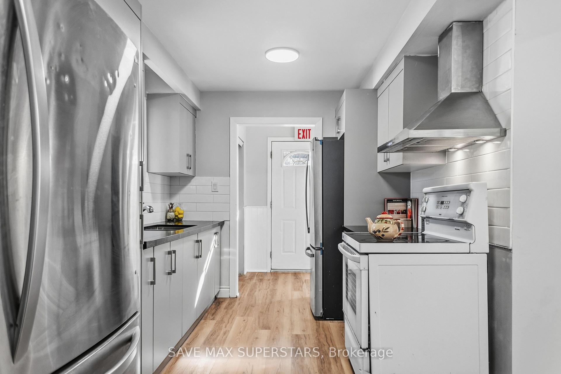 Photo 11 of 71 College Crescent, Barrie, Grove East — HOMEH