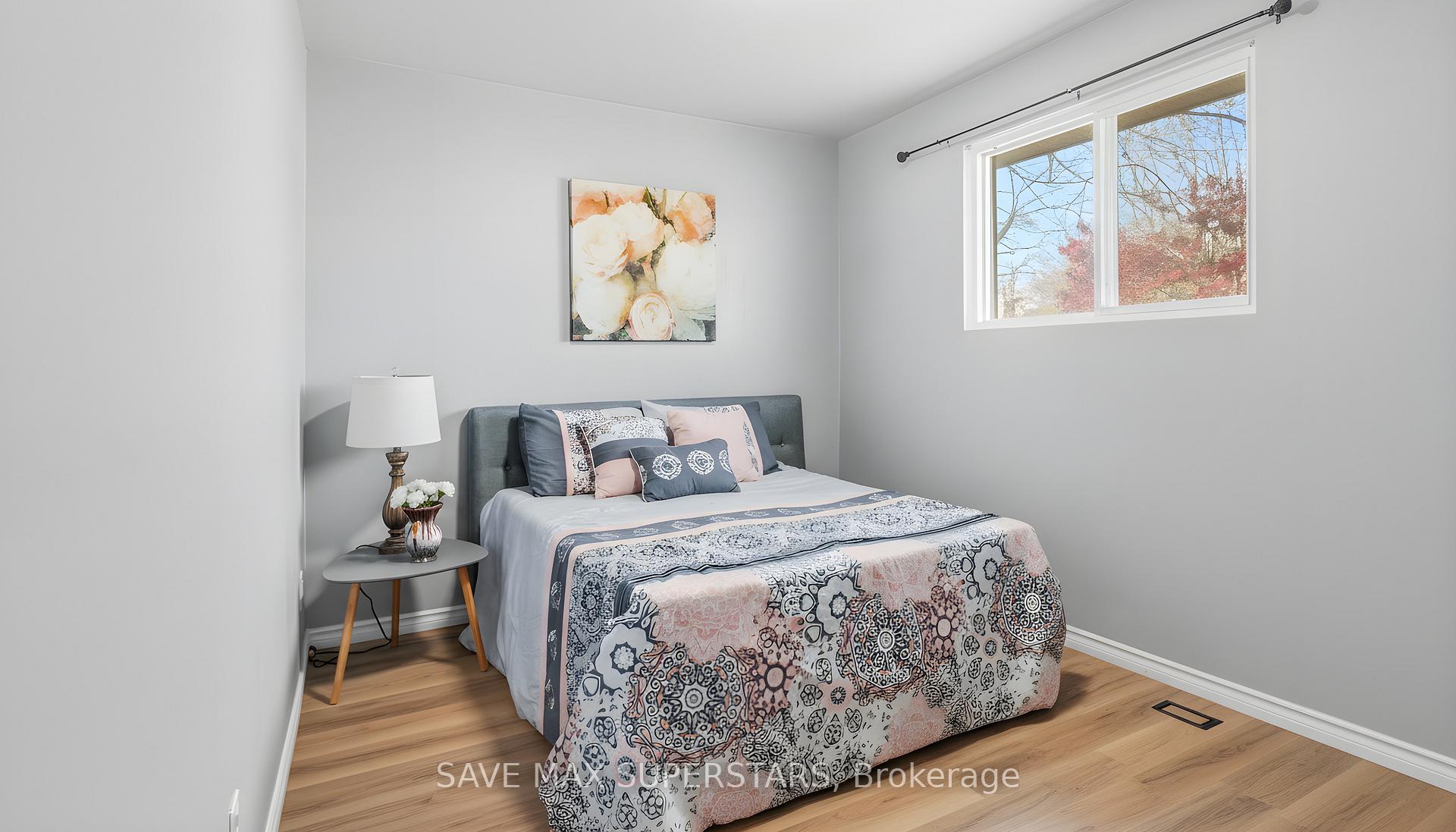 Photo 25 of 71 College Crescent, Barrie, Grove East — HOMEH