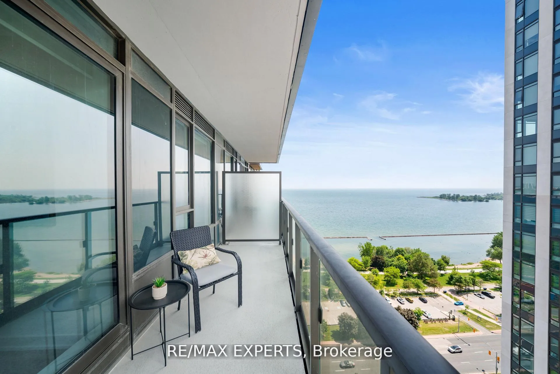 Front of Unit 2512, 1926 Lake Shore Boulevard W