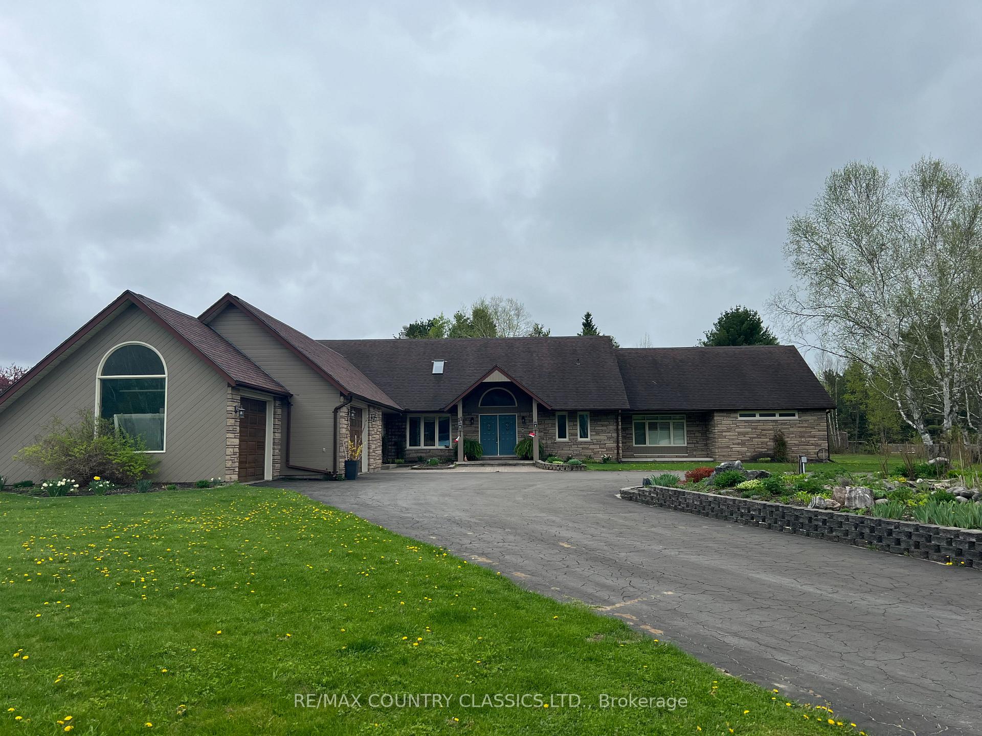 Photo 1 of 11 Golfview Drive, Bancroft, Bancroft Ward — HOMEH