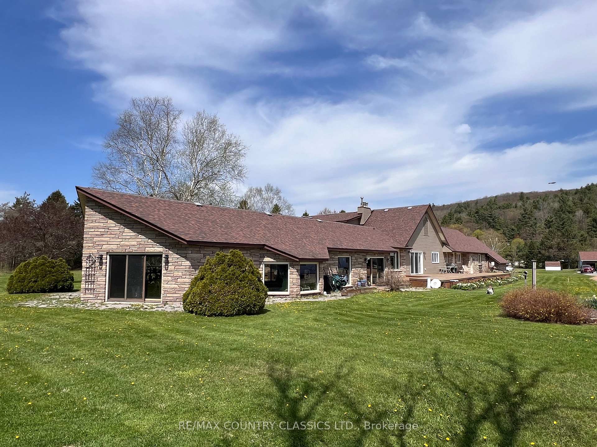 Photo 5 of 11 Golfview Drive, Bancroft, Bancroft Ward — HOMEH