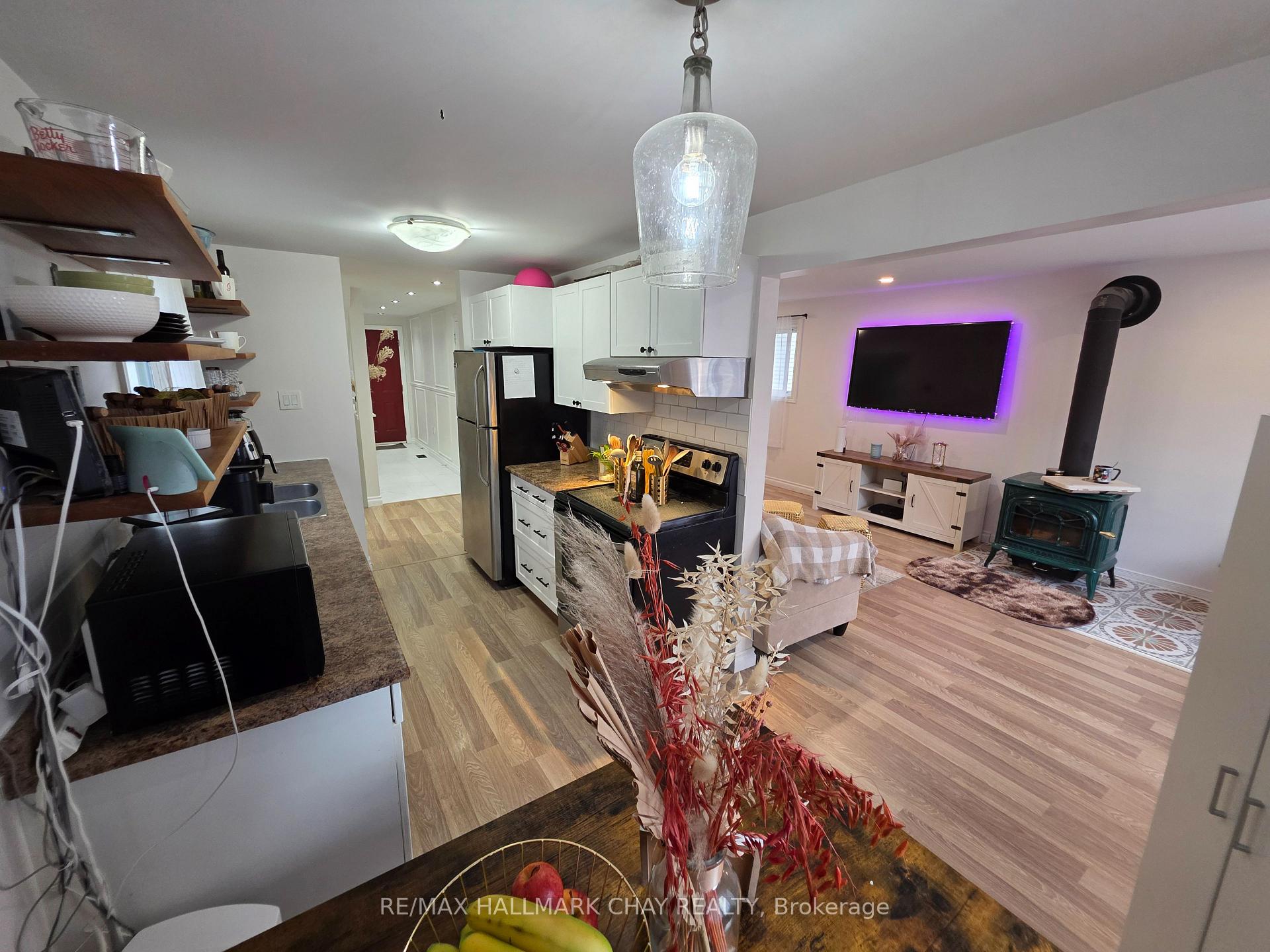 Photo 12 of 54 Shakespeare Crescent, Barrie, Letitia Heights — HOMEH