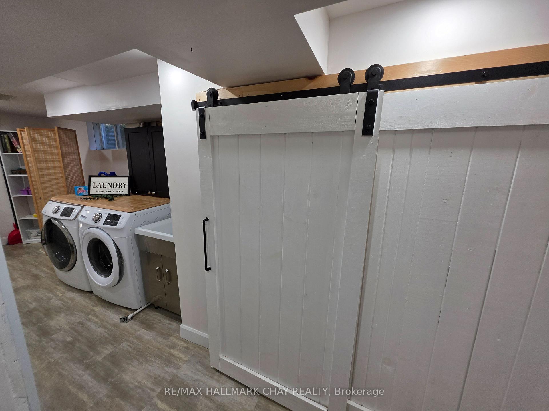Photo 14 of 54 Shakespeare Crescent, Barrie, Letitia Heights — HOMEH