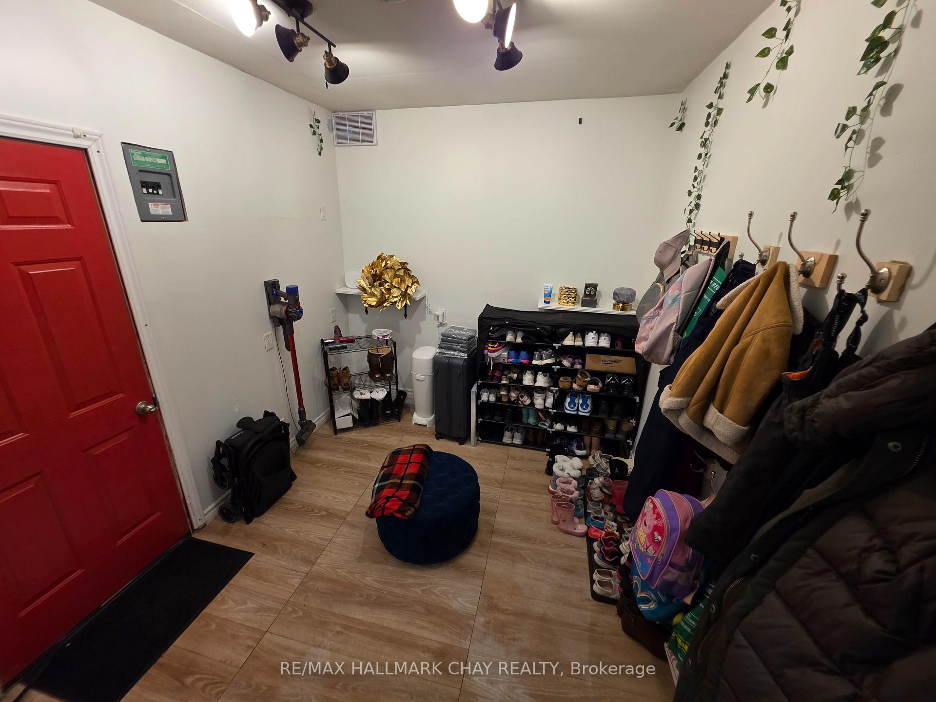 Photo 26 of 54 Shakespeare Crescent, Barrie, Letitia Heights — HOMEH