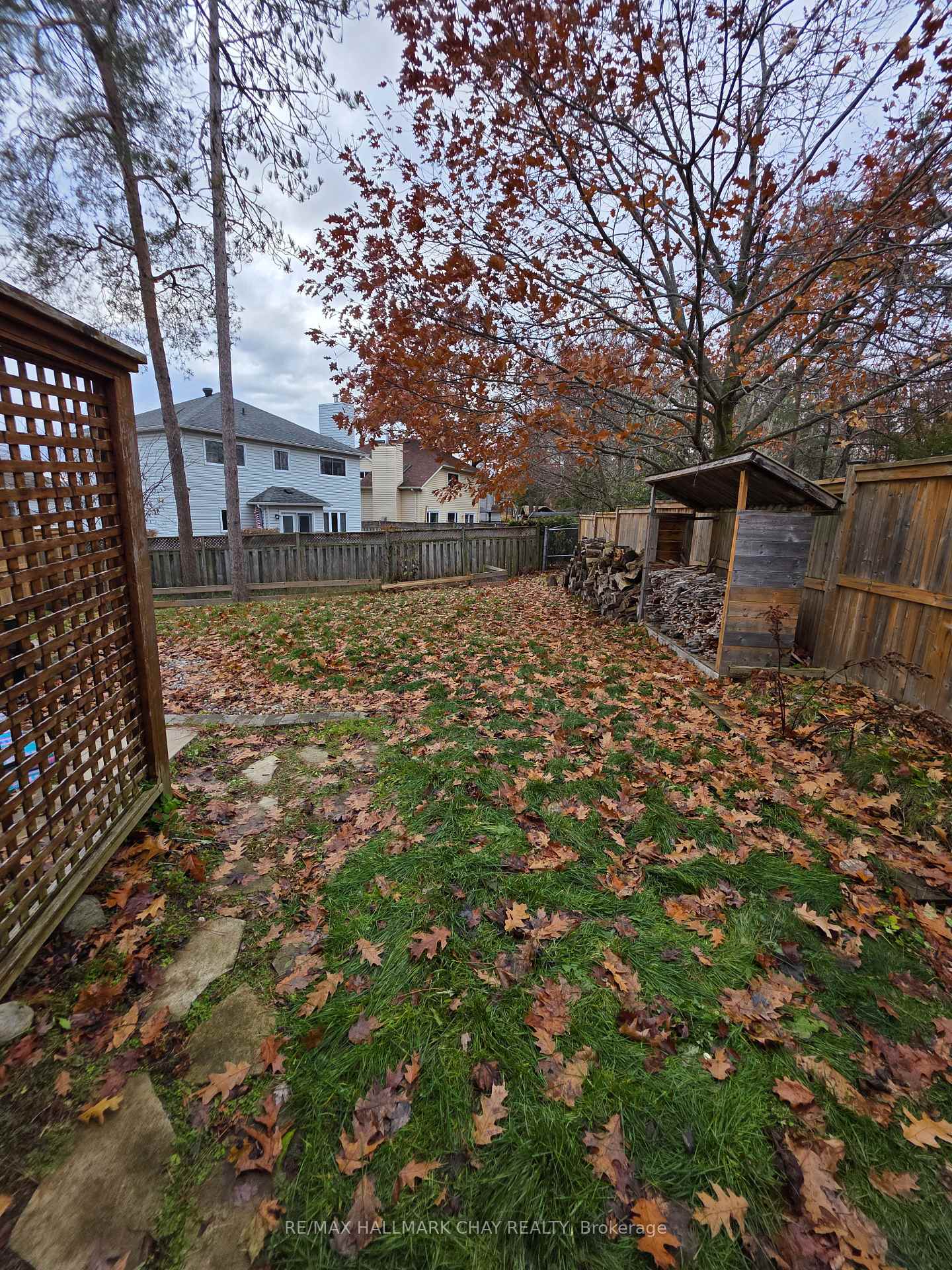 Photo 32 of 54 Shakespeare Crescent, Barrie, Letitia Heights — HOMEH