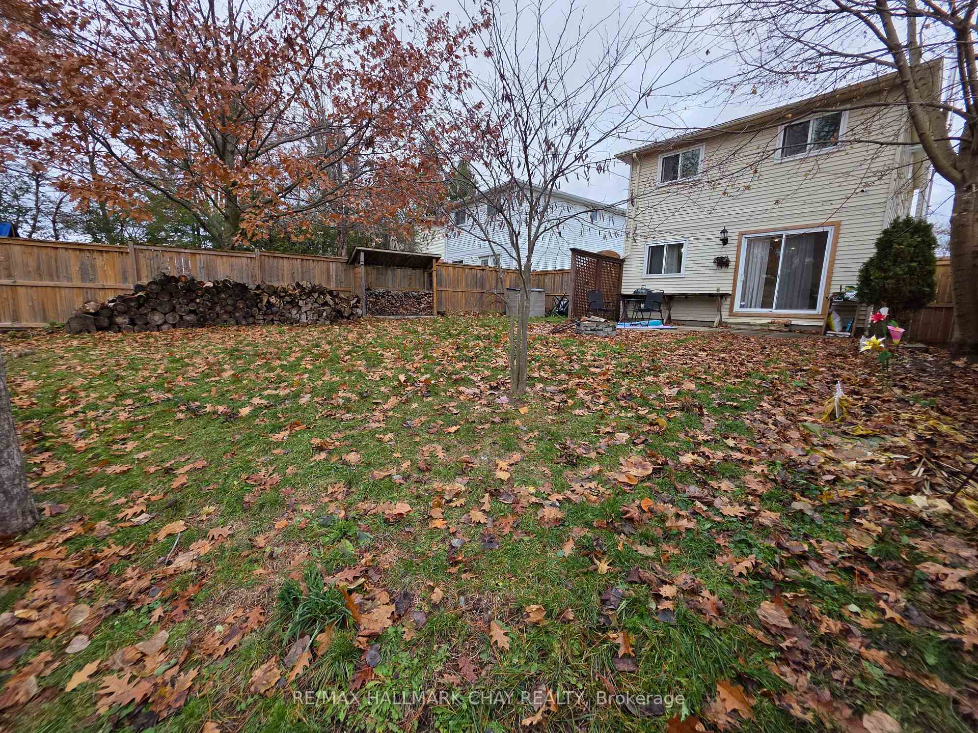 Photo 28 of 54 Shakespeare Crescent, Barrie, Letitia Heights — HOMEH