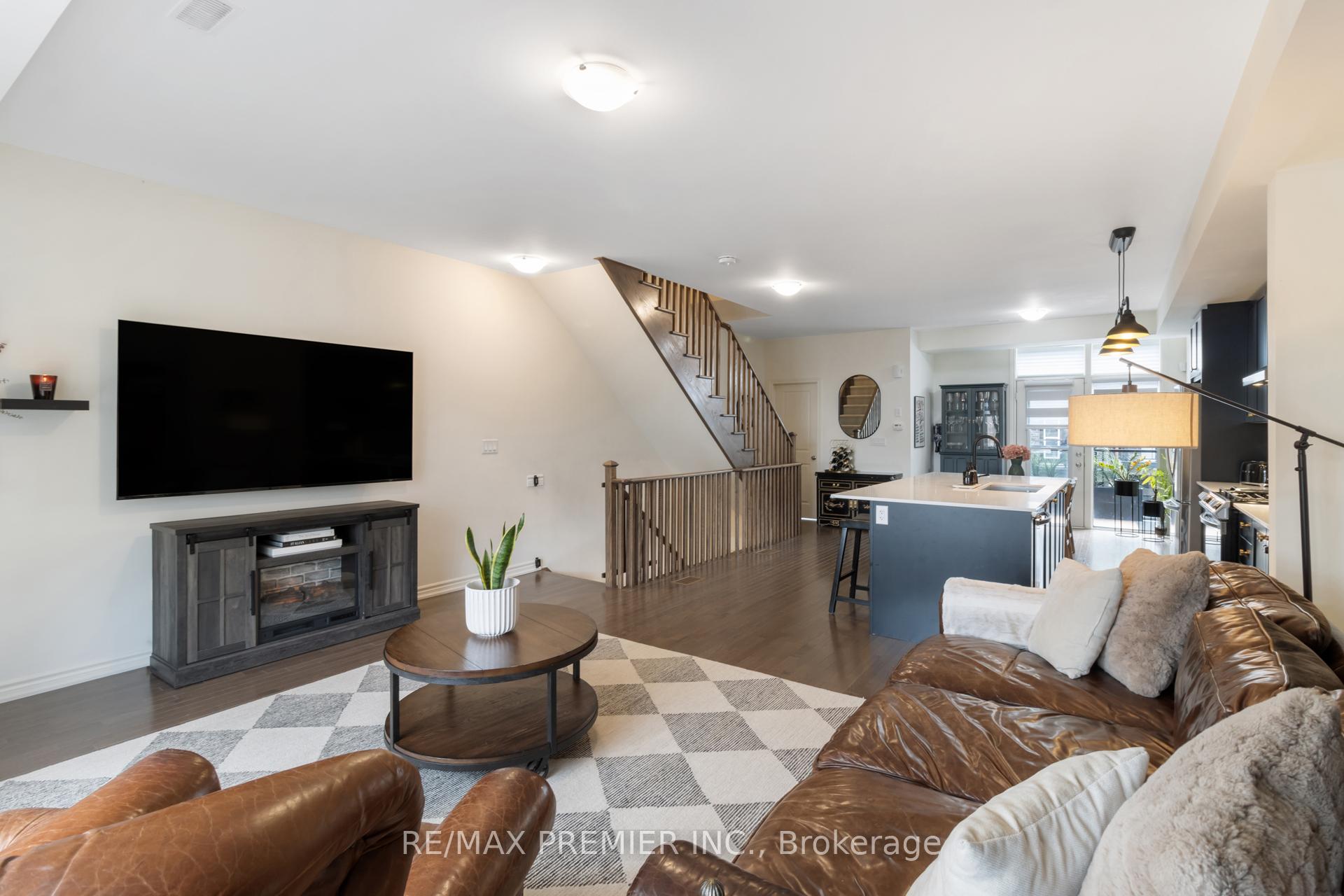Photo 14 of 28 Holyrood Crescent, Vaughan, Kleinburg — HOMEH