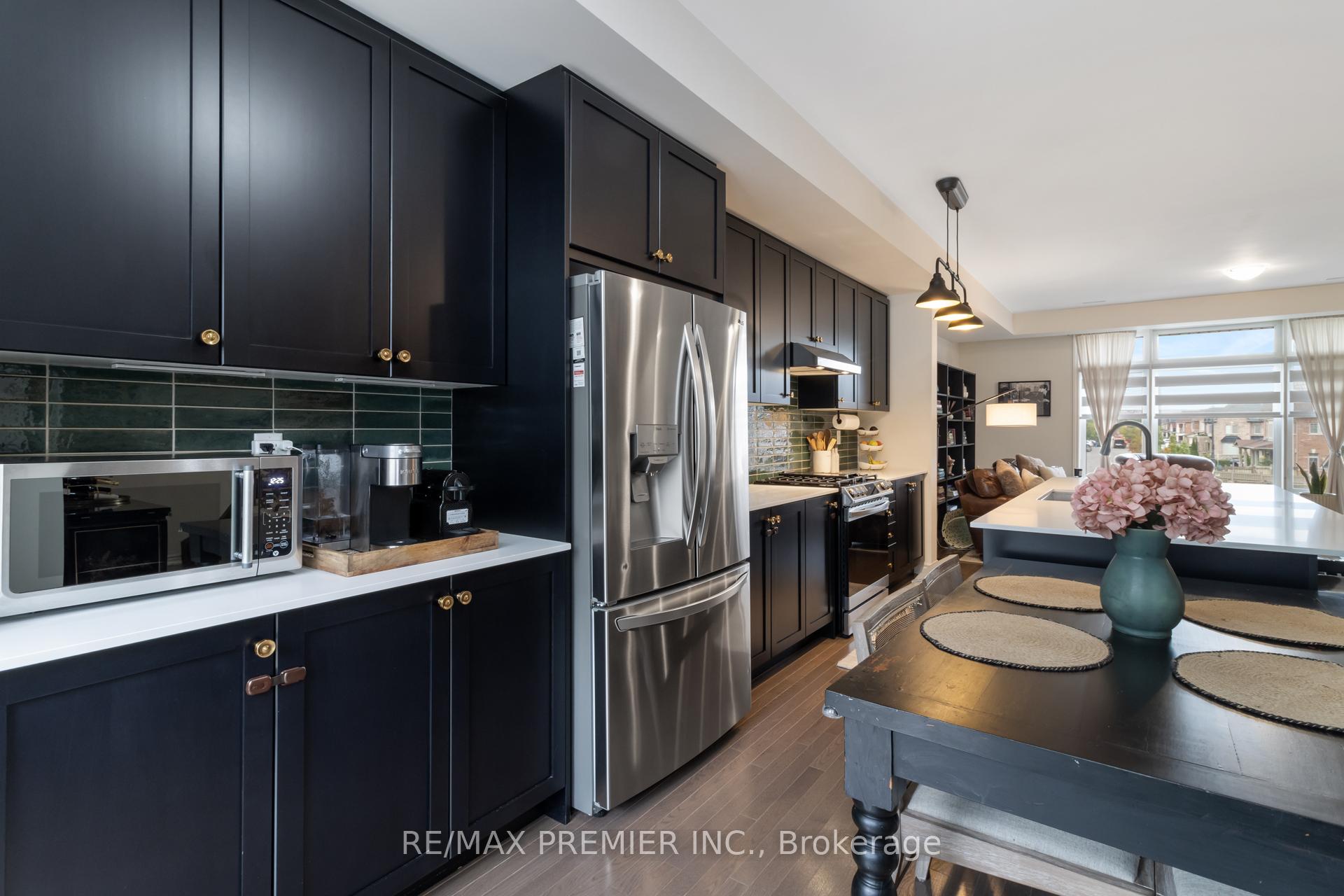 Photo 16 of 28 Holyrood Crescent, Vaughan, Kleinburg — HOMEH