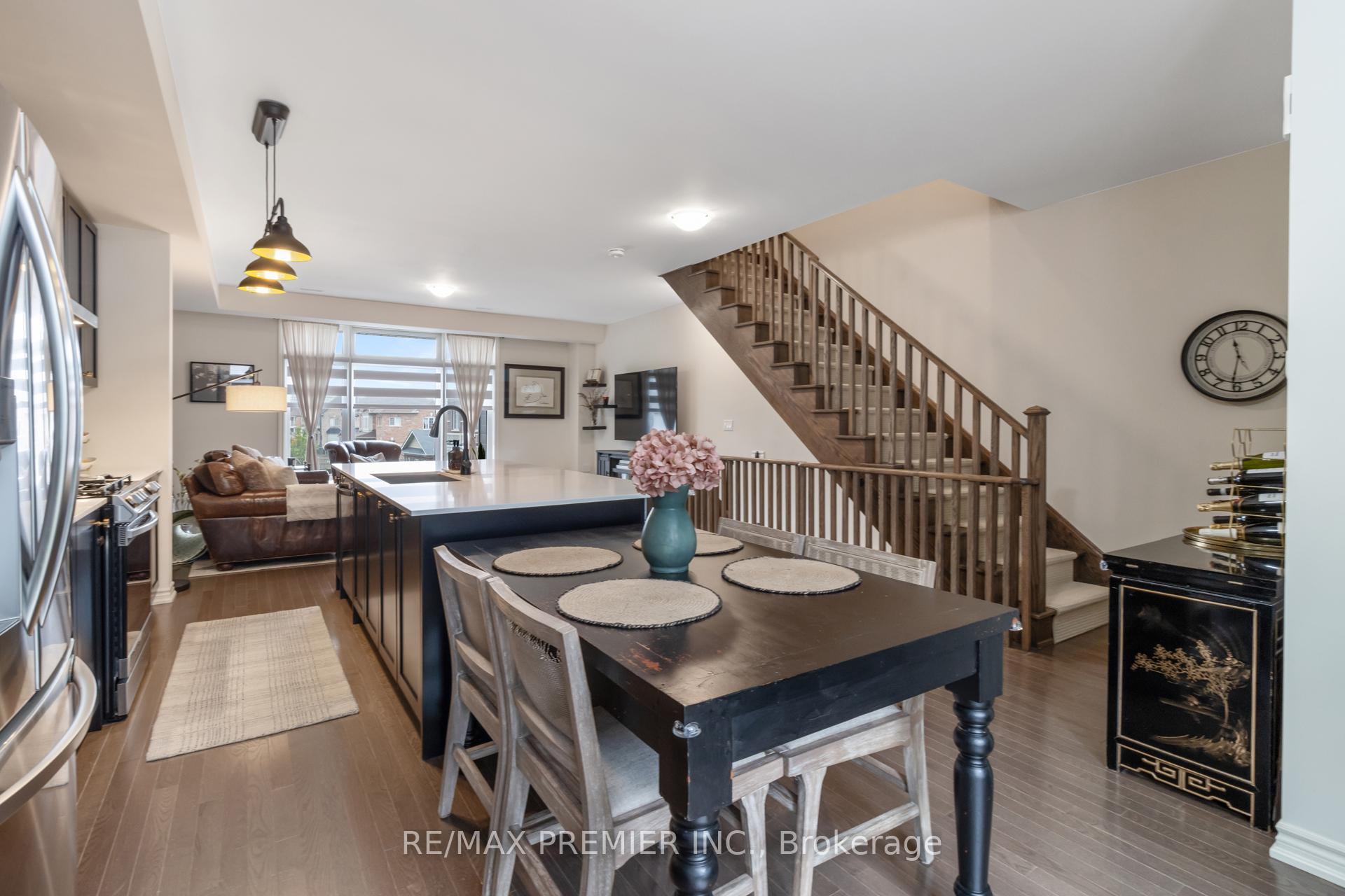 Photo 17 of 28 Holyrood Crescent, Vaughan, Kleinburg — HOMEH