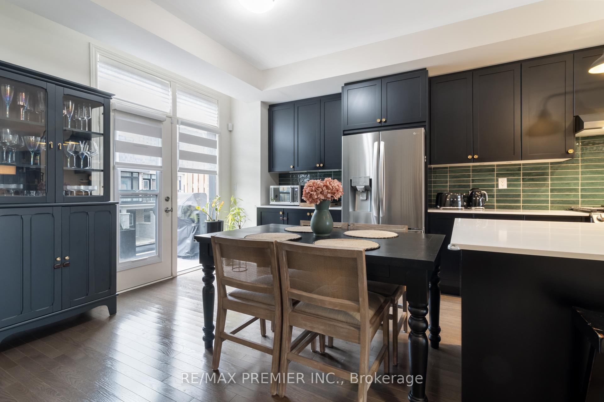 Photo 18 of 28 Holyrood Crescent, Vaughan, Kleinburg — HOMEH