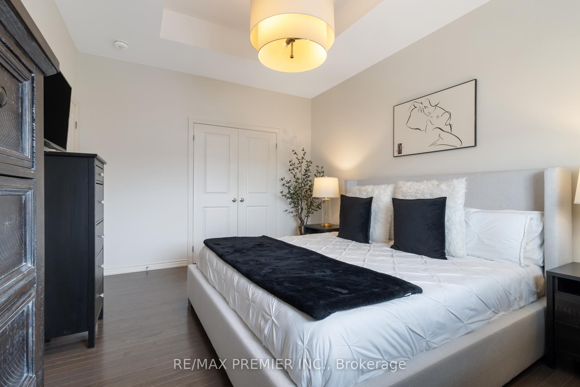 Photo 22 of 28 Holyrood Crescent, Vaughan, Kleinburg — HOMEH