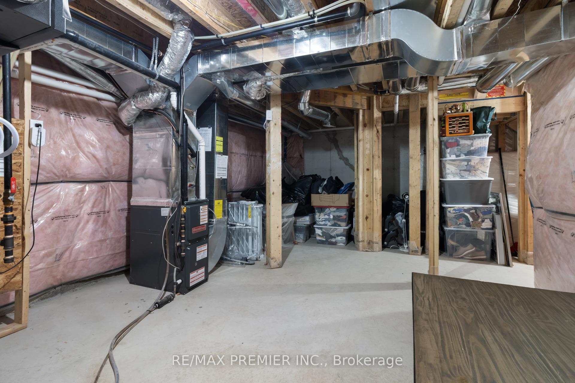 Photo 32 of 28 Holyrood Crescent, Vaughan, Kleinburg — HOMEH