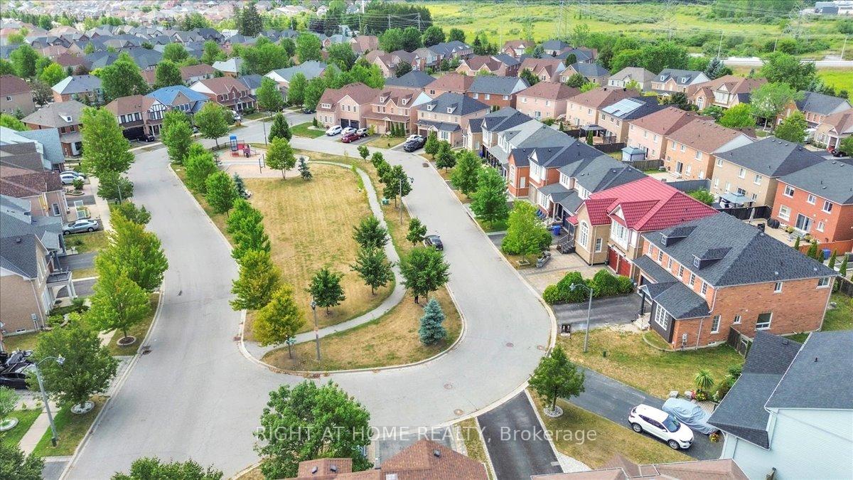 Photo 42 of 18 McQueen Crescent, Ajax, Northwest Ajax — HOMEH