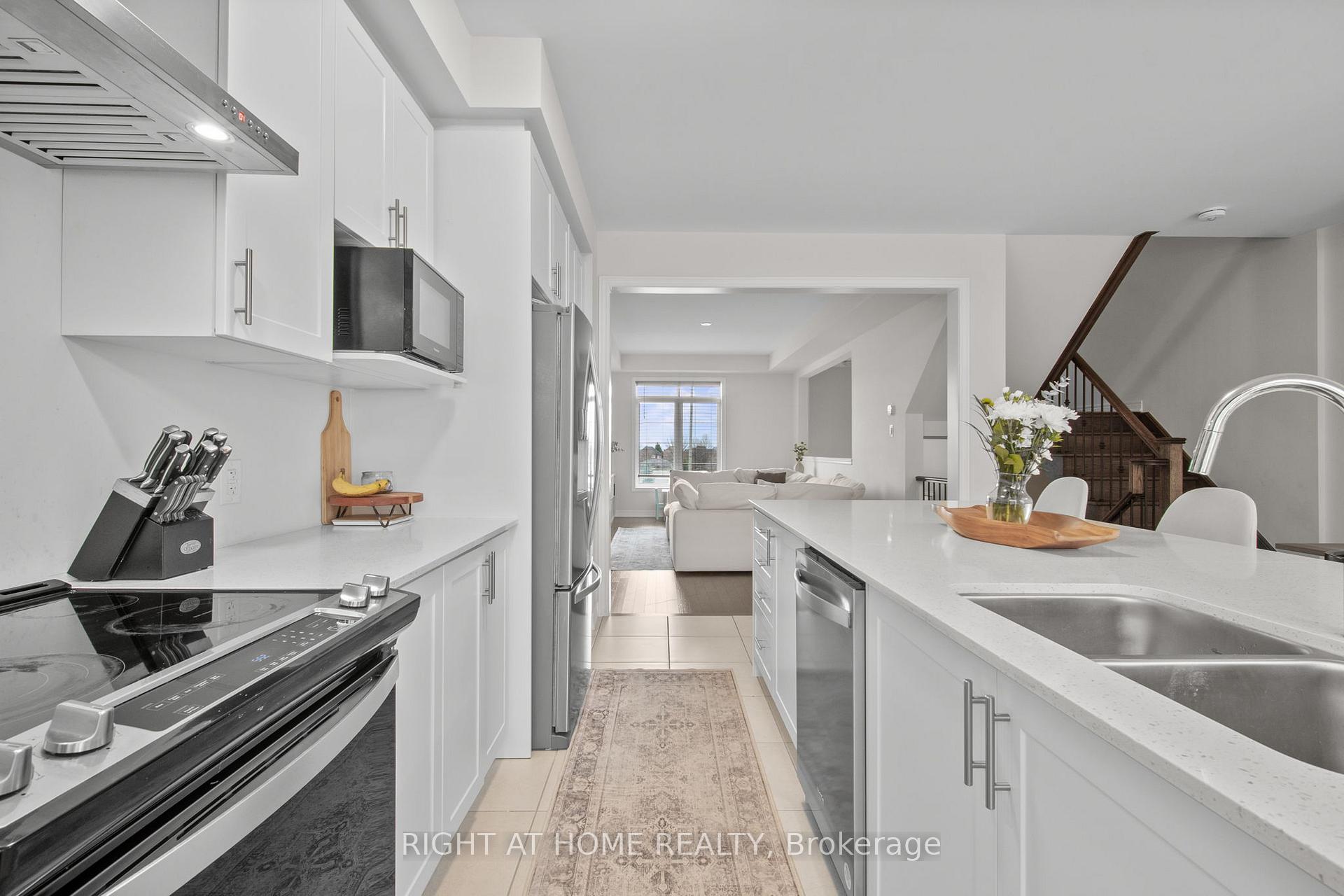 Photo 5 of 50 Elkington Crescent, Whitby, Rural Whitby — HOMEH