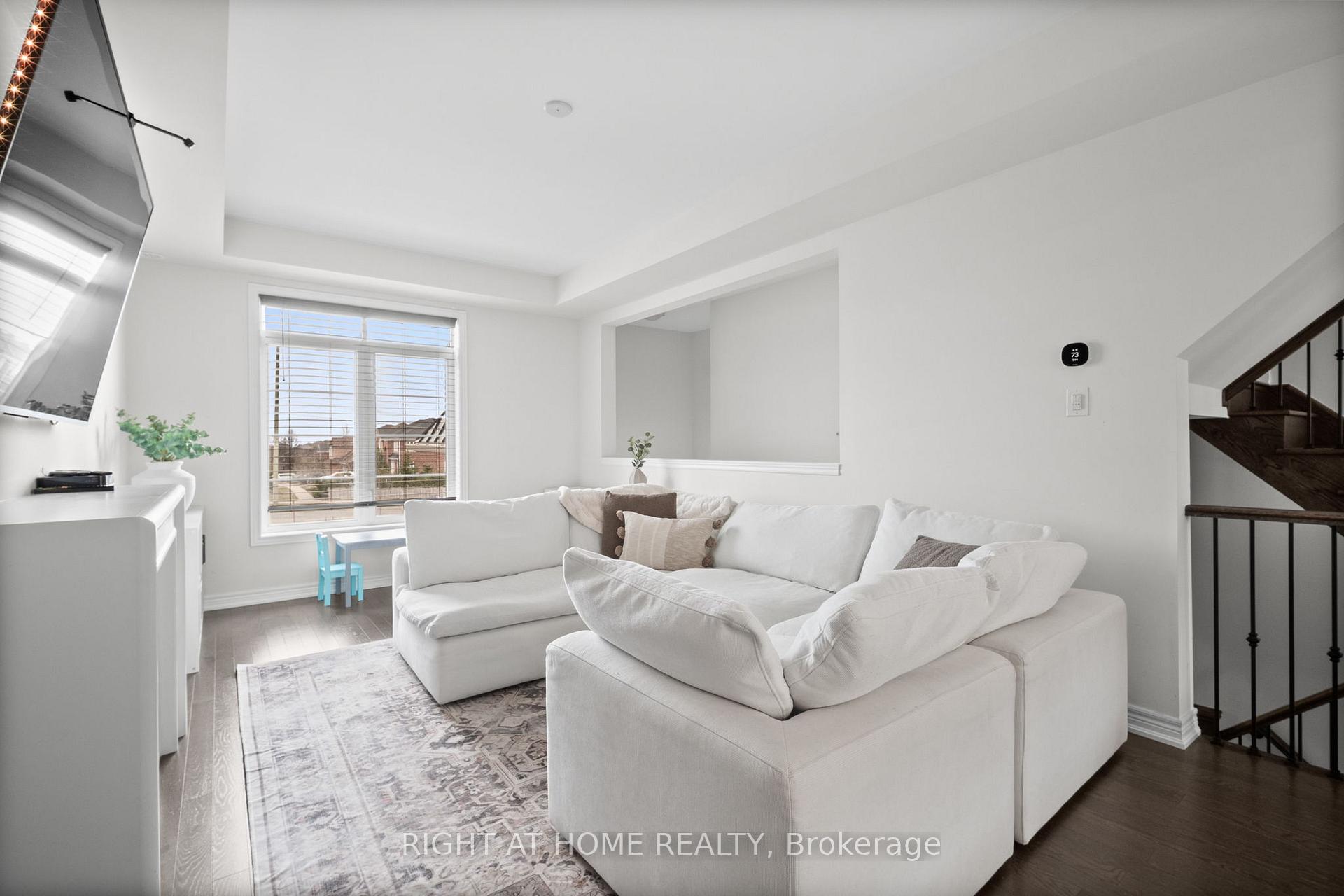 Photo 10 of 50 Elkington Crescent, Whitby, Rural Whitby — HOMEH