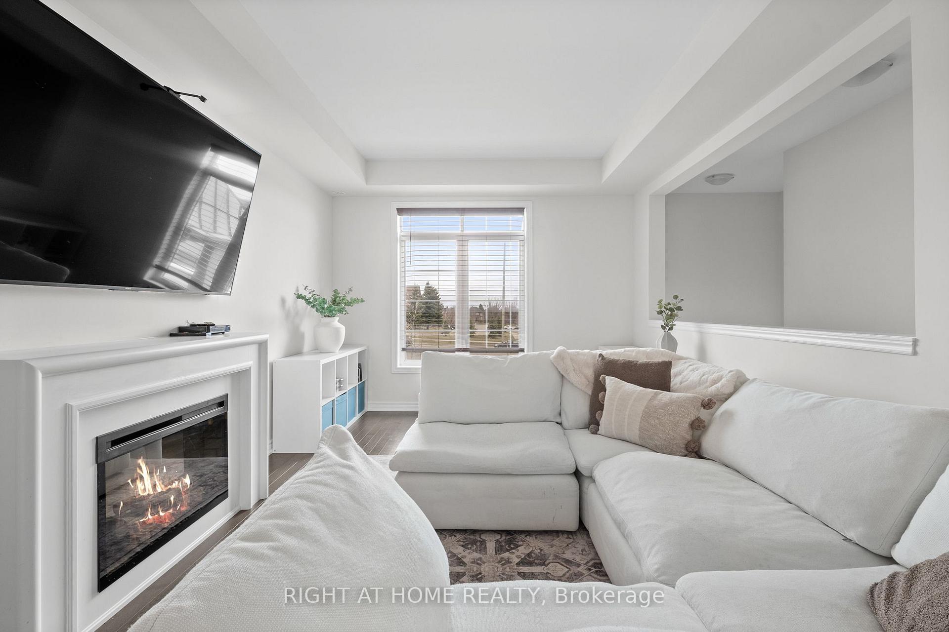 Photo 11 of 50 Elkington Crescent, Whitby, Rural Whitby — HOMEH