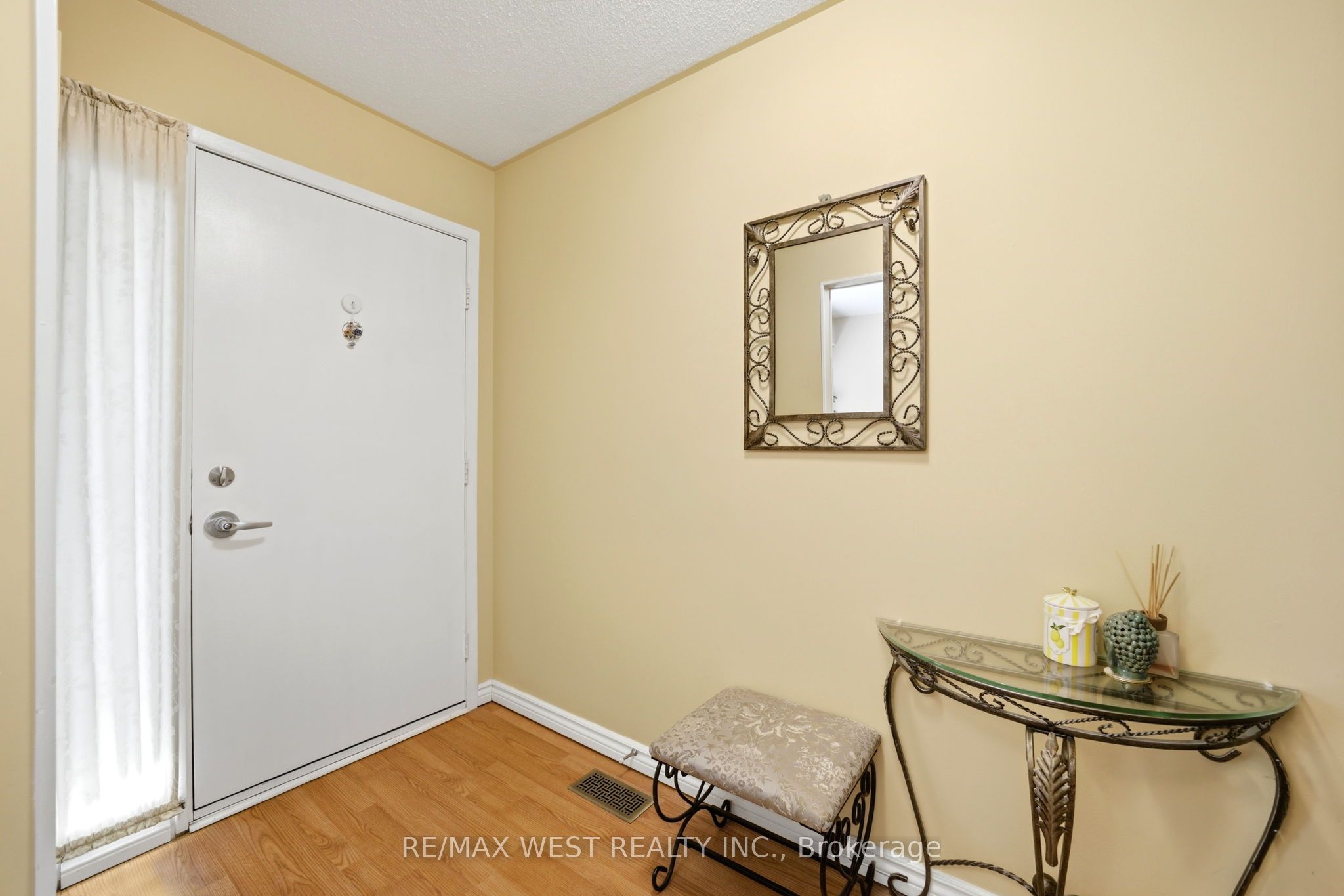 Photo 7 of 68 Buckland Way, Brampton, Madoc — HOMEH
