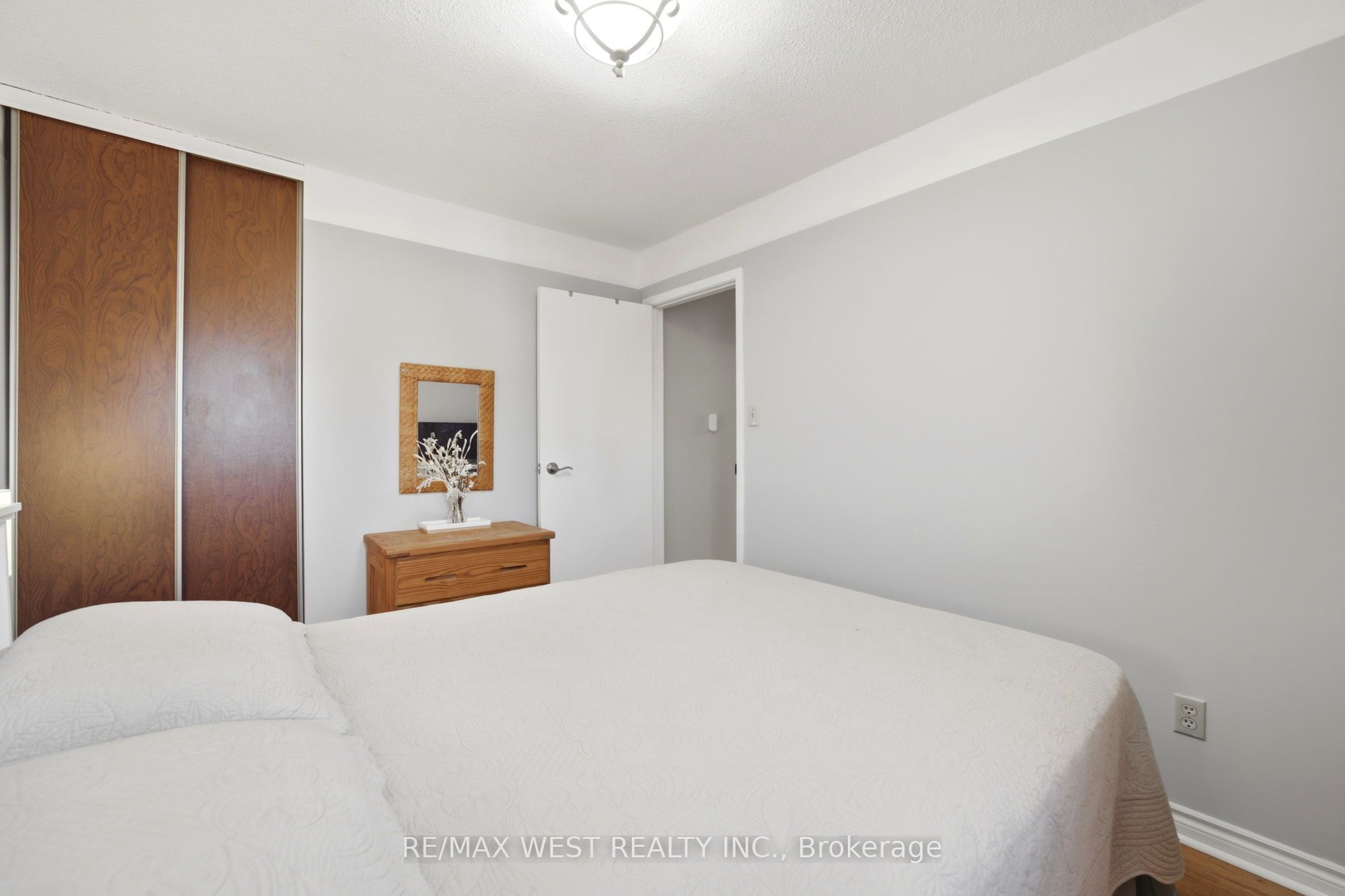 Photo 28 of 68 Buckland Way, Brampton, Madoc — HOMEH