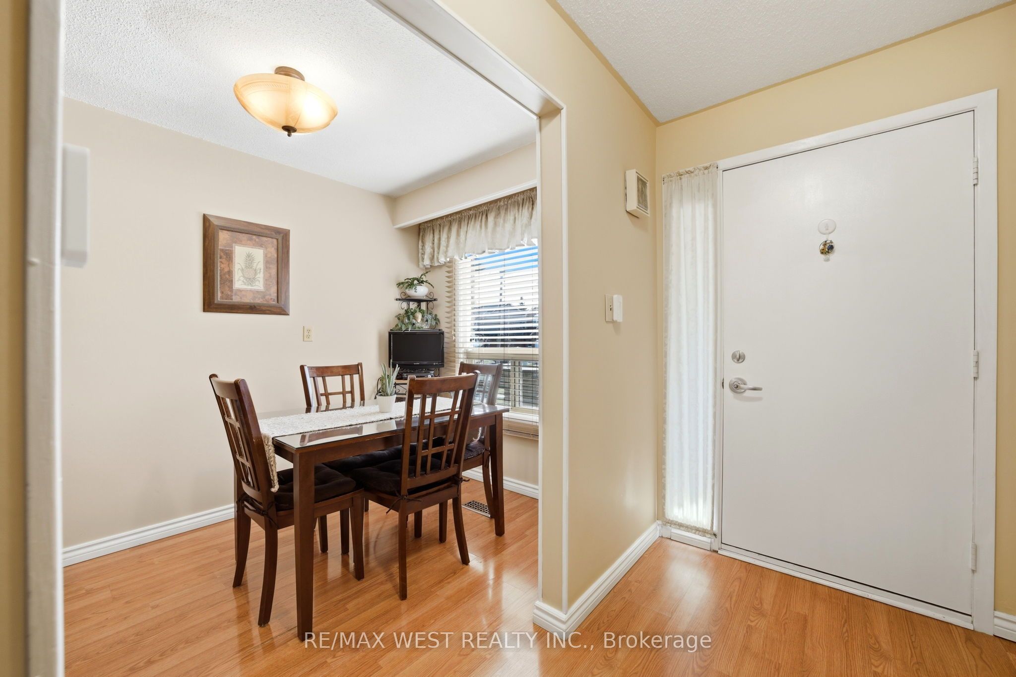 Photo 6 of 68 Buckland Way, Brampton, Madoc — HOMEH