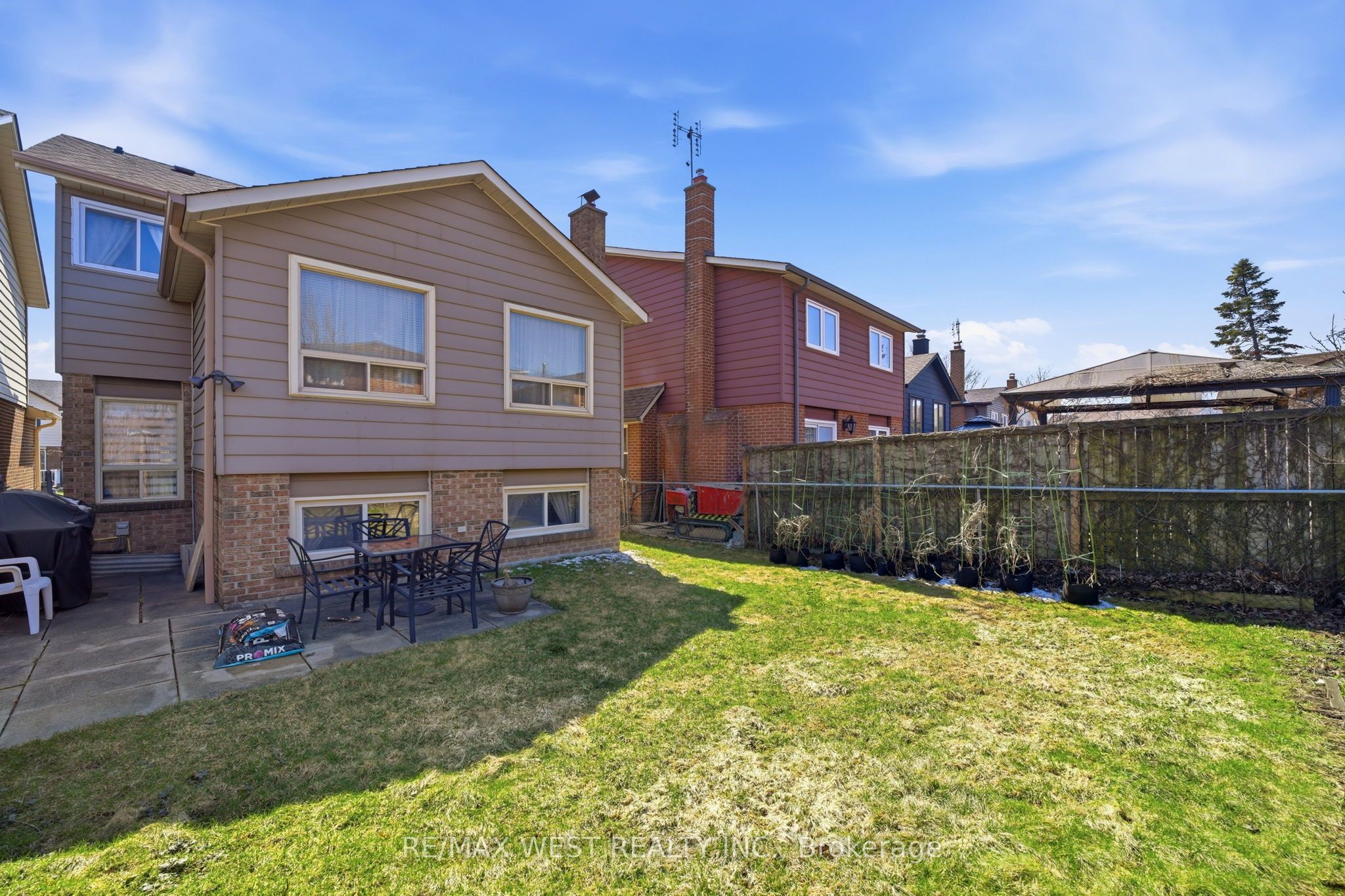 Photo 41 of 68 Buckland Way, Brampton, Madoc — HOMEH