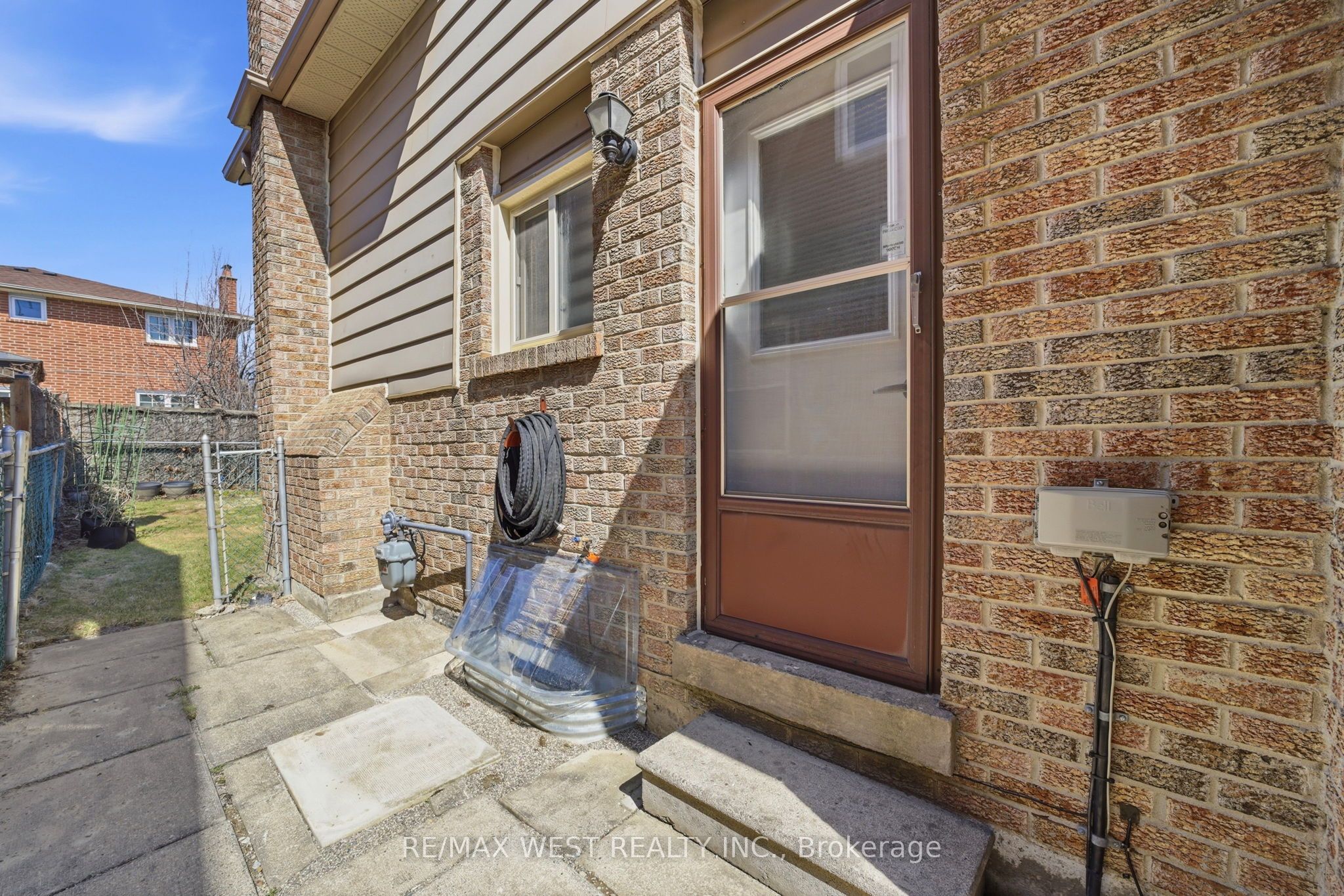 Photo 39 of 68 Buckland Way, Brampton, Madoc — HOMEH