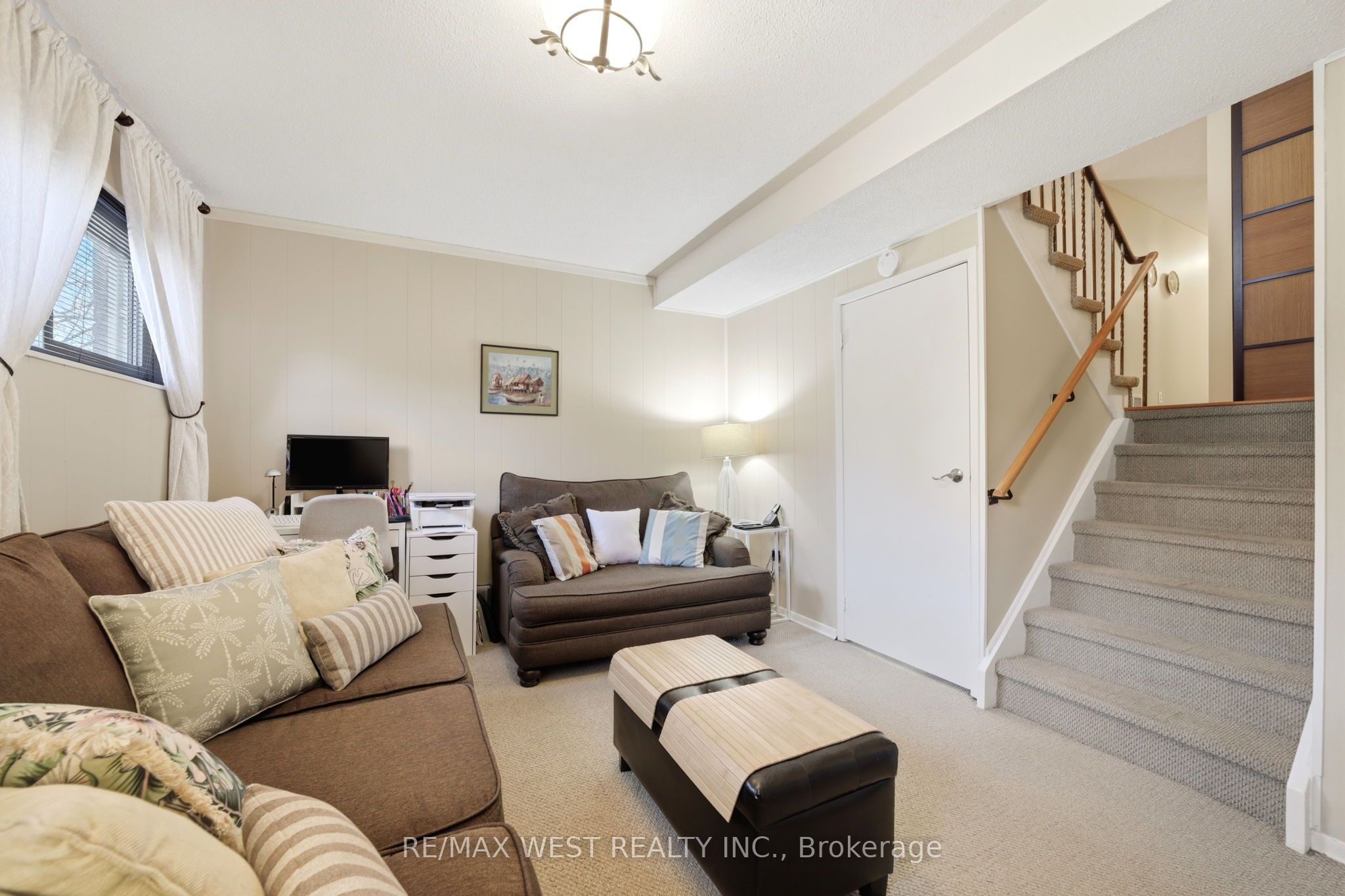 Photo 35 of 68 Buckland Way, Brampton, Madoc — HOMEH