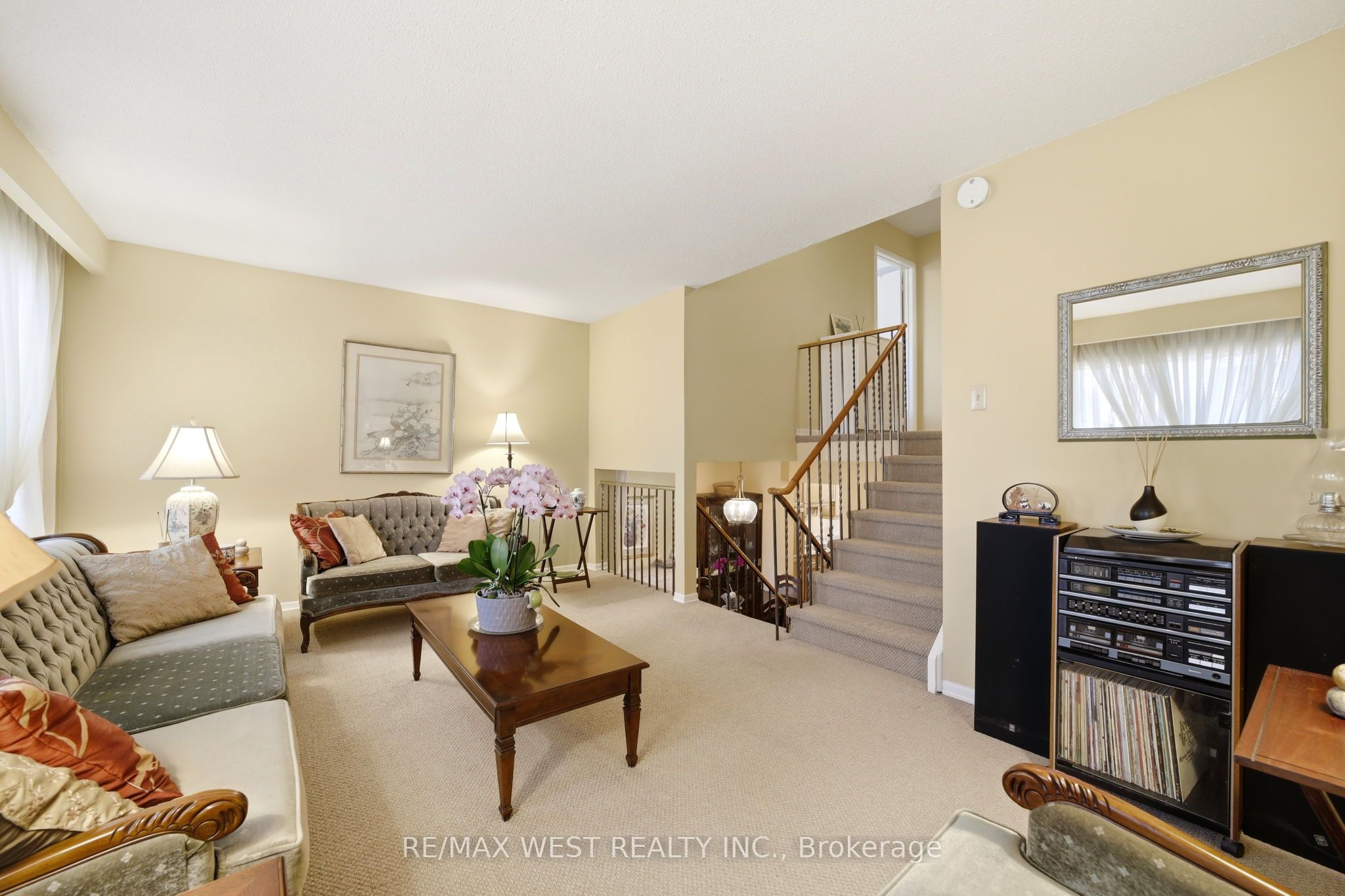 Photo 10 of 68 Buckland Way, Brampton, Madoc — HOMEH