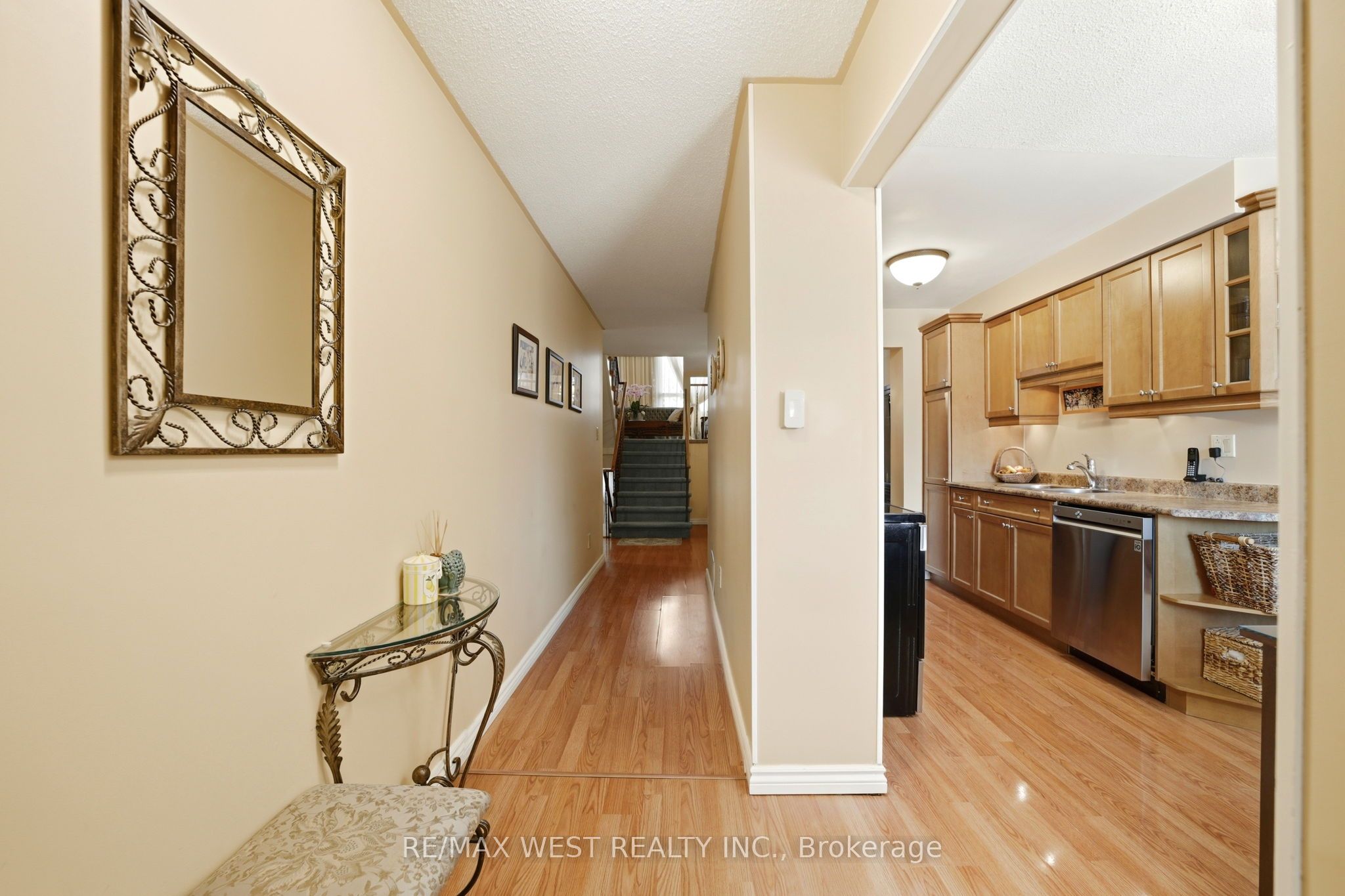 Photo 5 of 68 Buckland Way, Brampton, Madoc — HOMEH